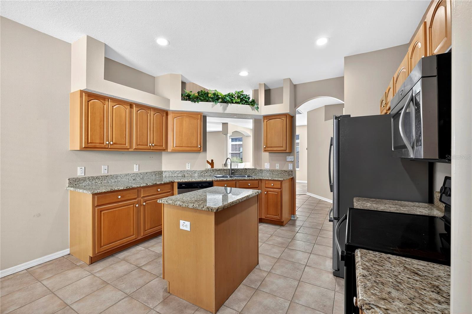 Image 11 of 39 For 2352 Rosehaven Drive