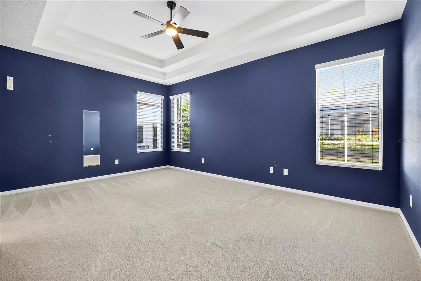 Image 18 of 39 For 2352 Rosehaven Drive