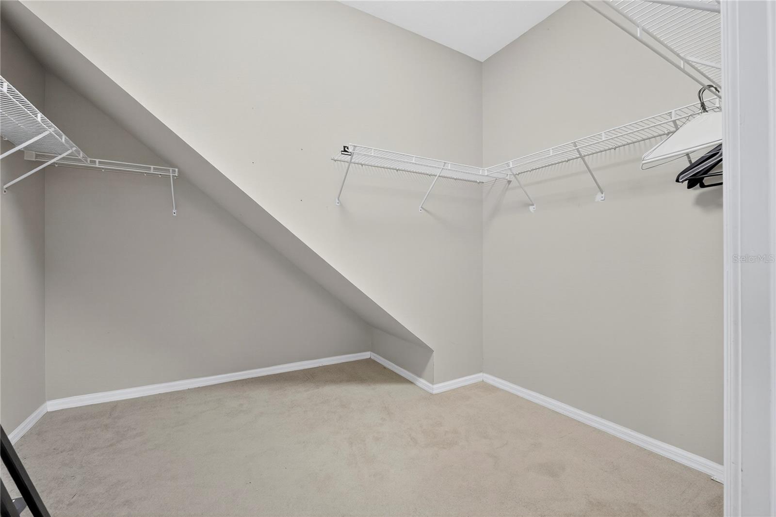 Image 22 of 39 For 2352 Rosehaven Drive