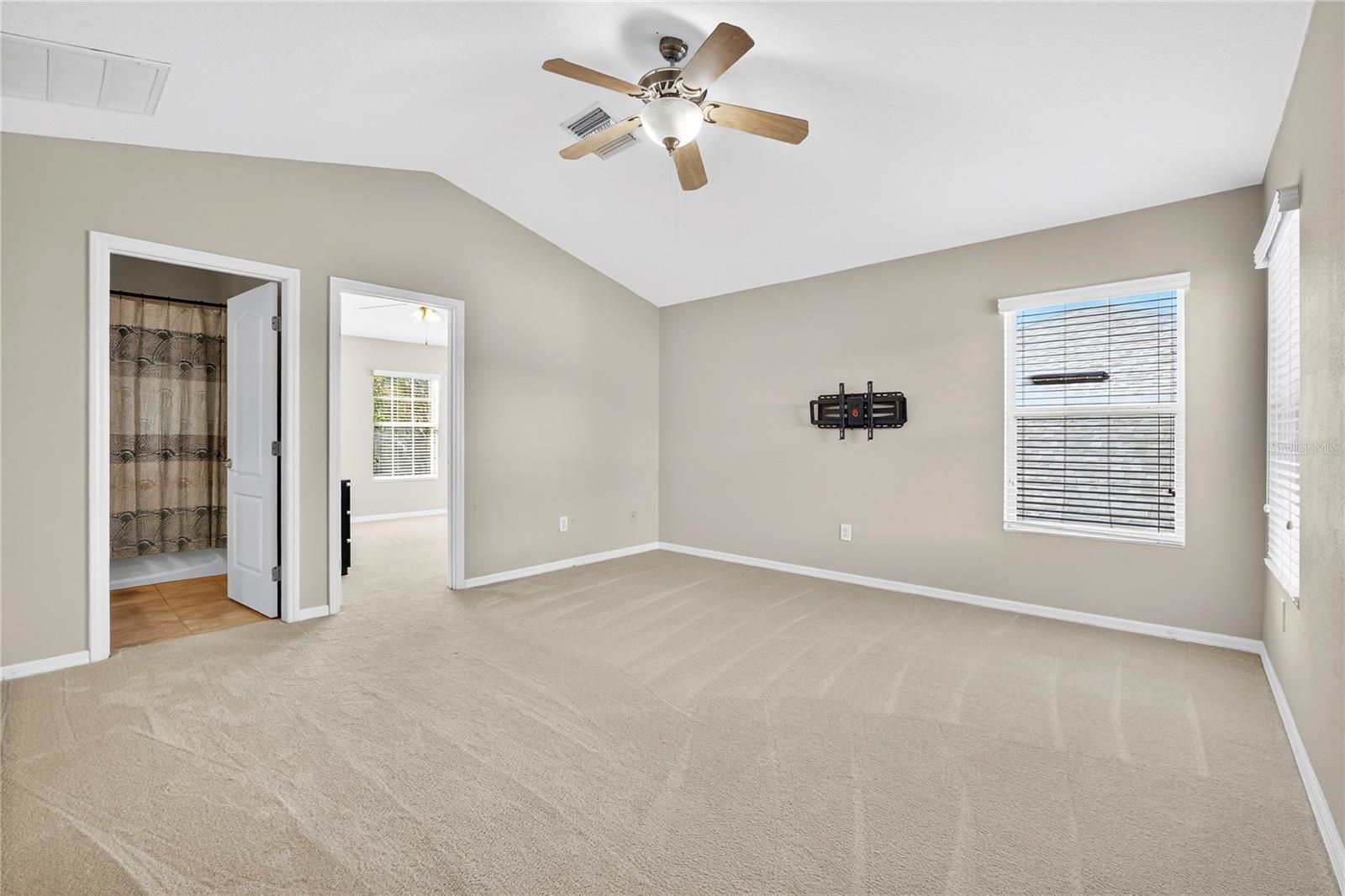 Image 23 of 39 For 2352 Rosehaven Drive