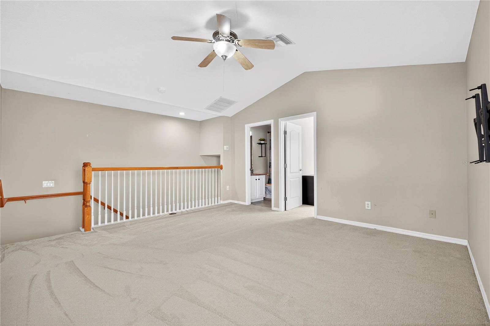 Image 28 of 39 For 2352 Rosehaven Drive