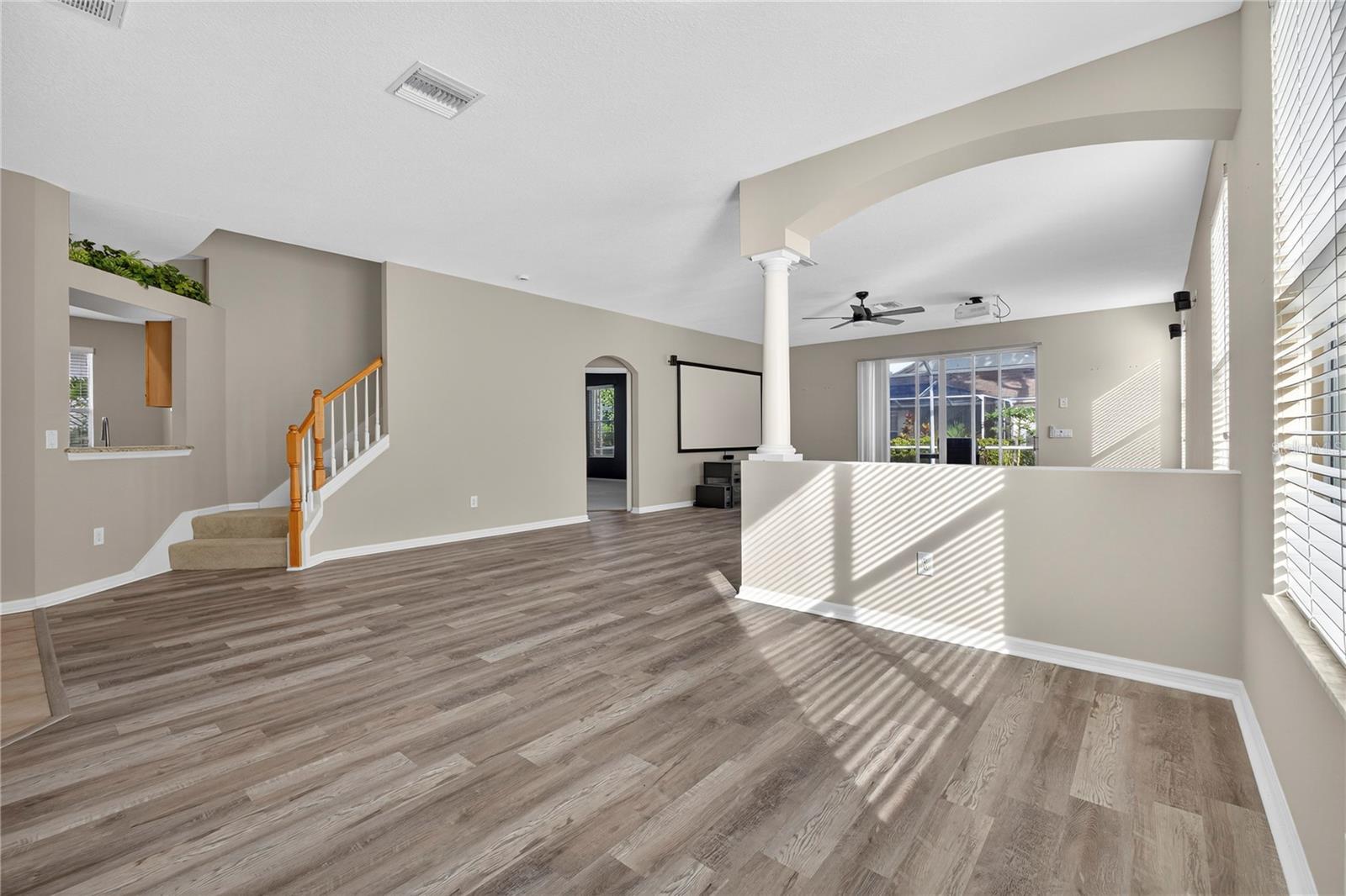 Image 8 of 39 For 2352 Rosehaven Drive