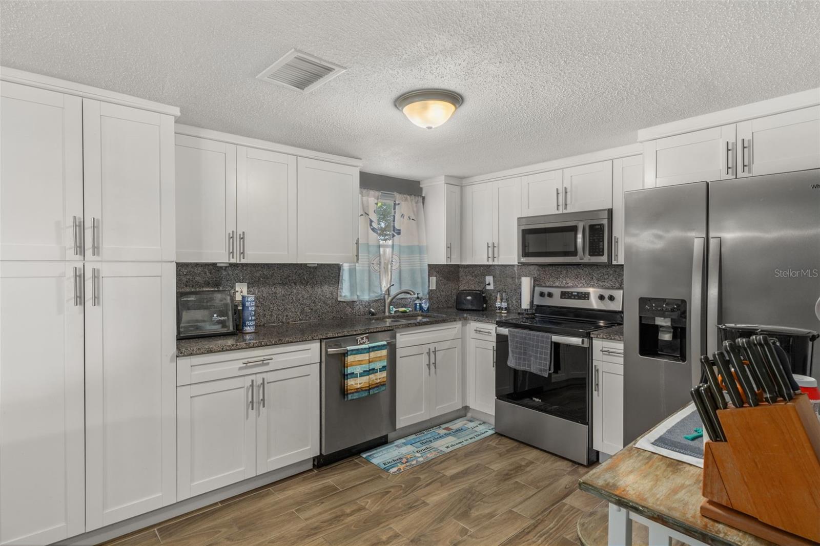 Image 11 of 29 For 9315 Palm Avenue