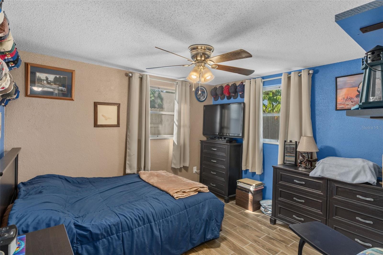 Image 14 of 29 For 9315 Palm Avenue