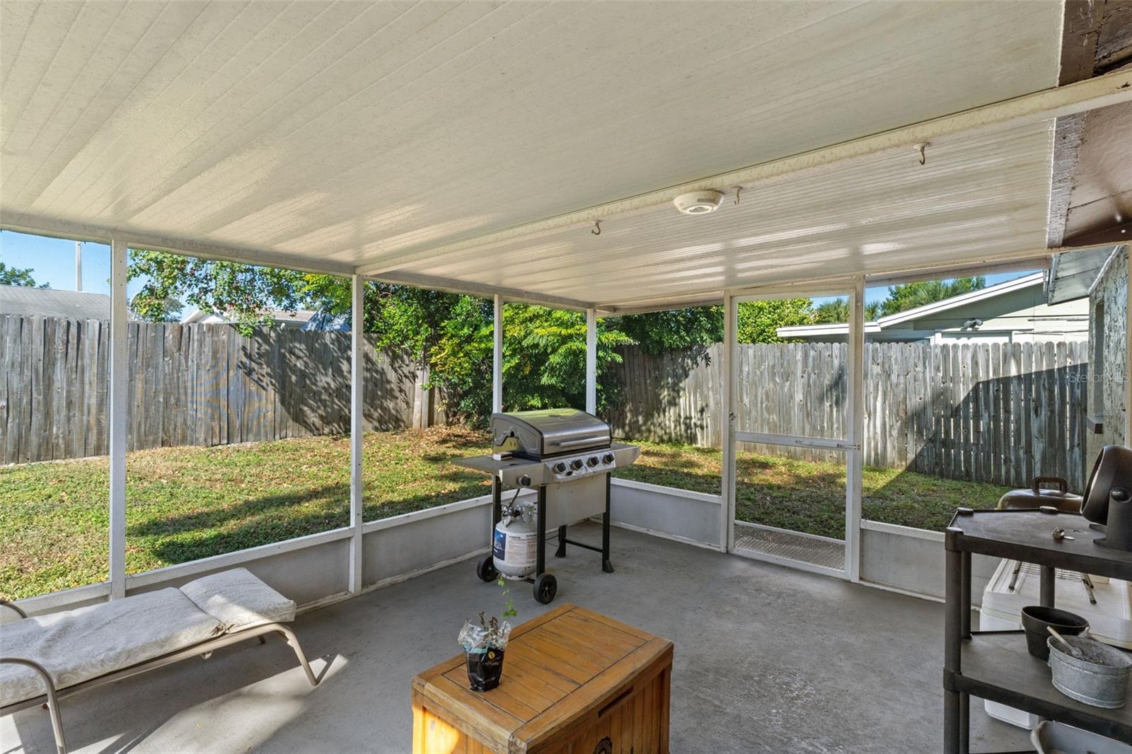 Image 20 of 29 For 9315 Palm Avenue