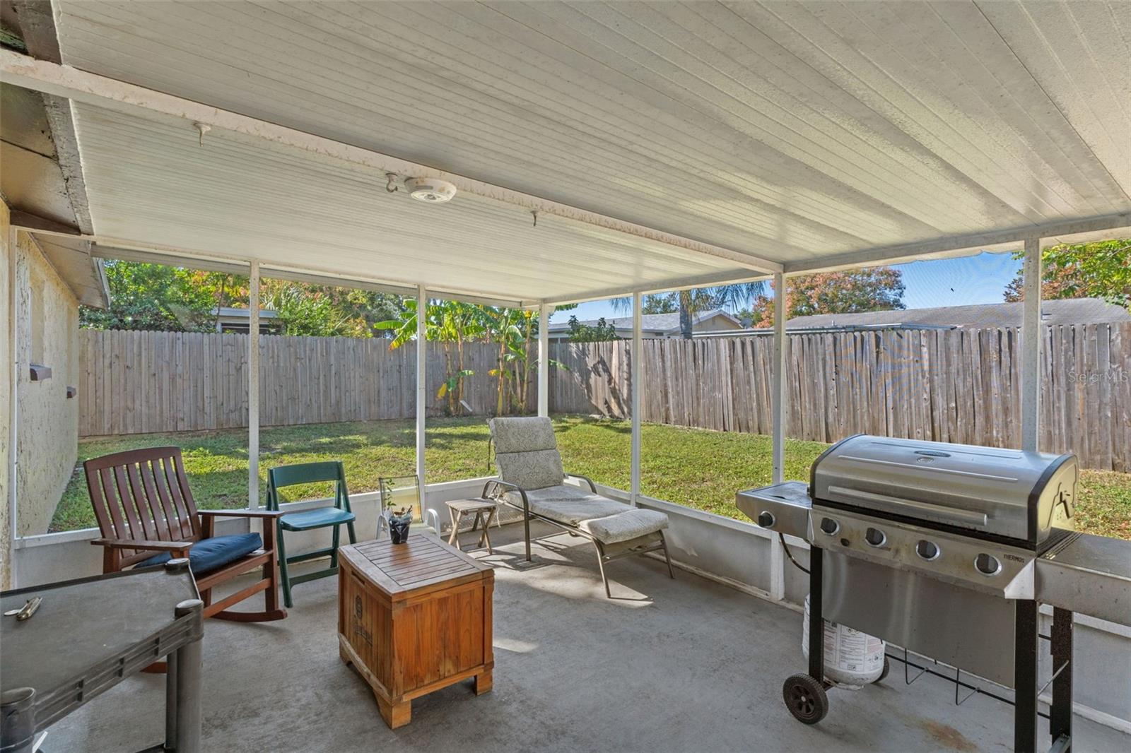 Image 21 of 29 For 9315 Palm Avenue