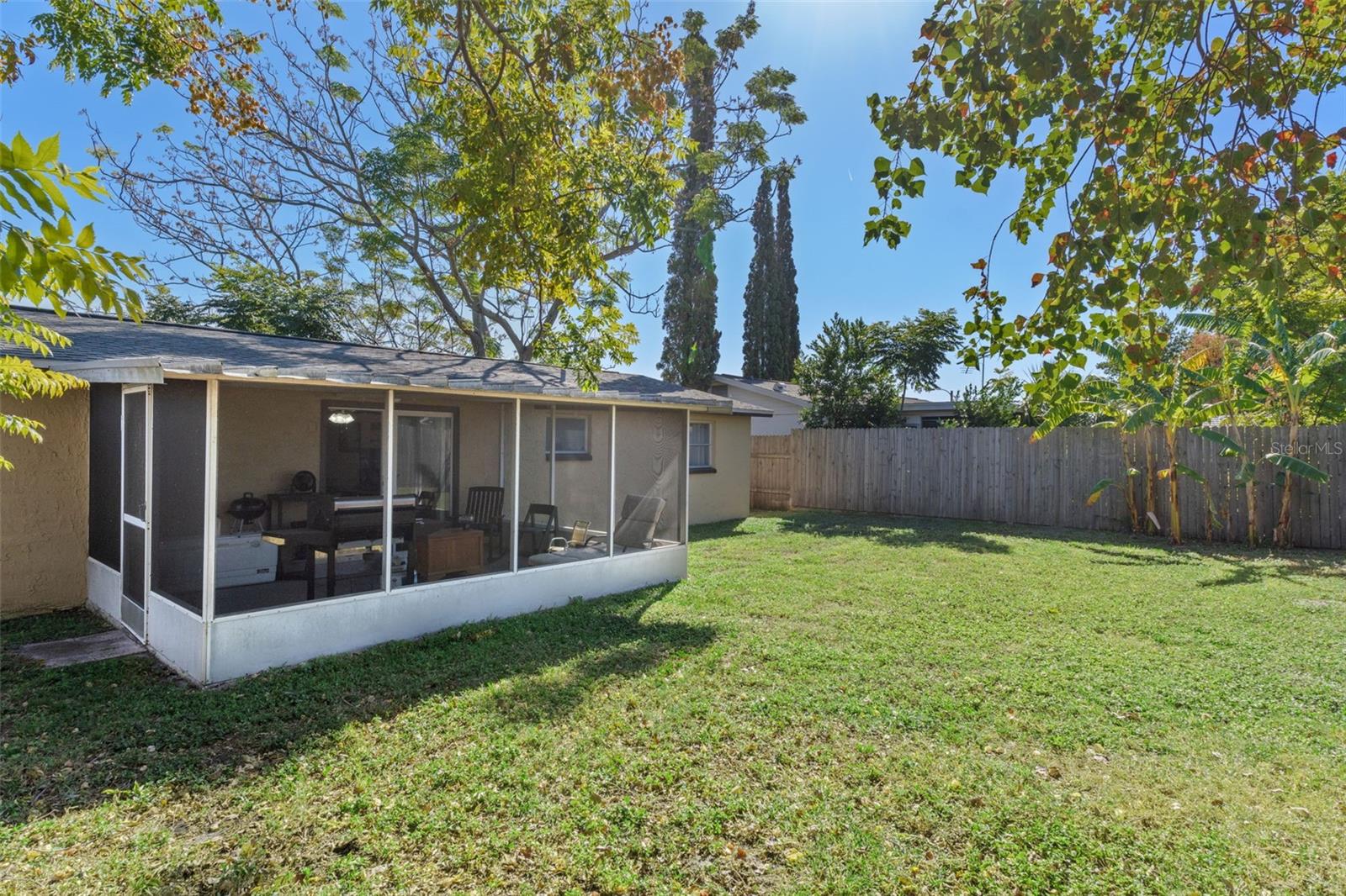 Image 23 of 29 For 9315 Palm Avenue