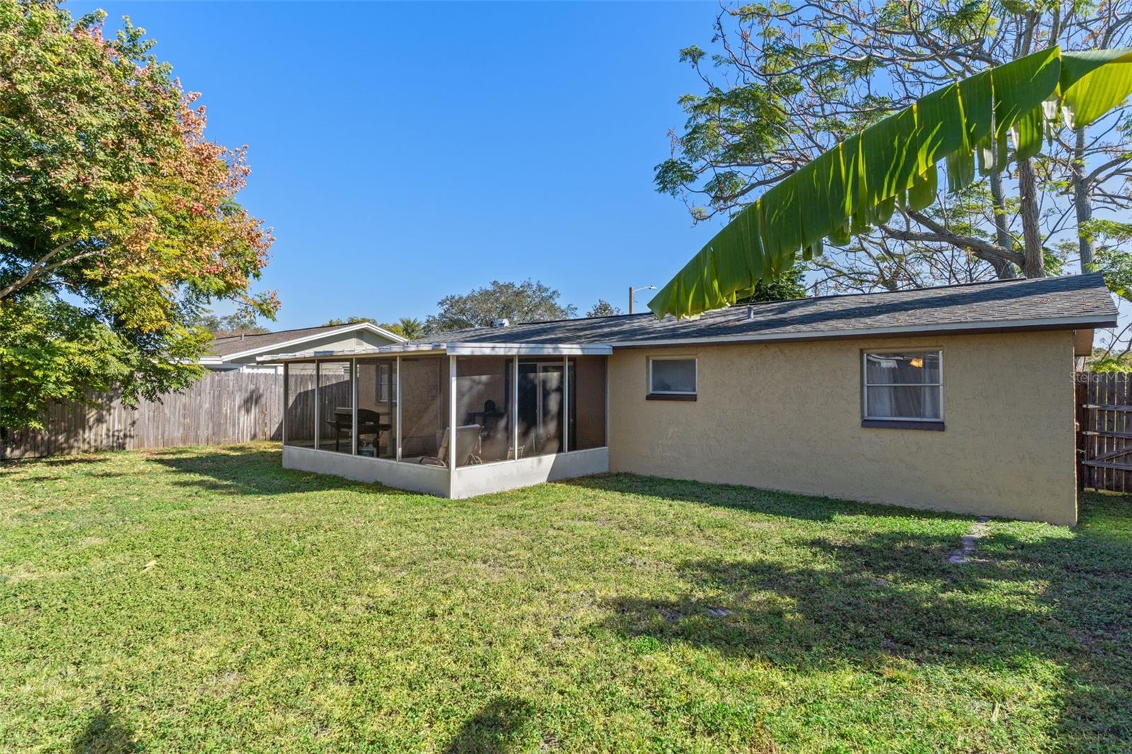 Image 24 of 29 For 9315 Palm Avenue