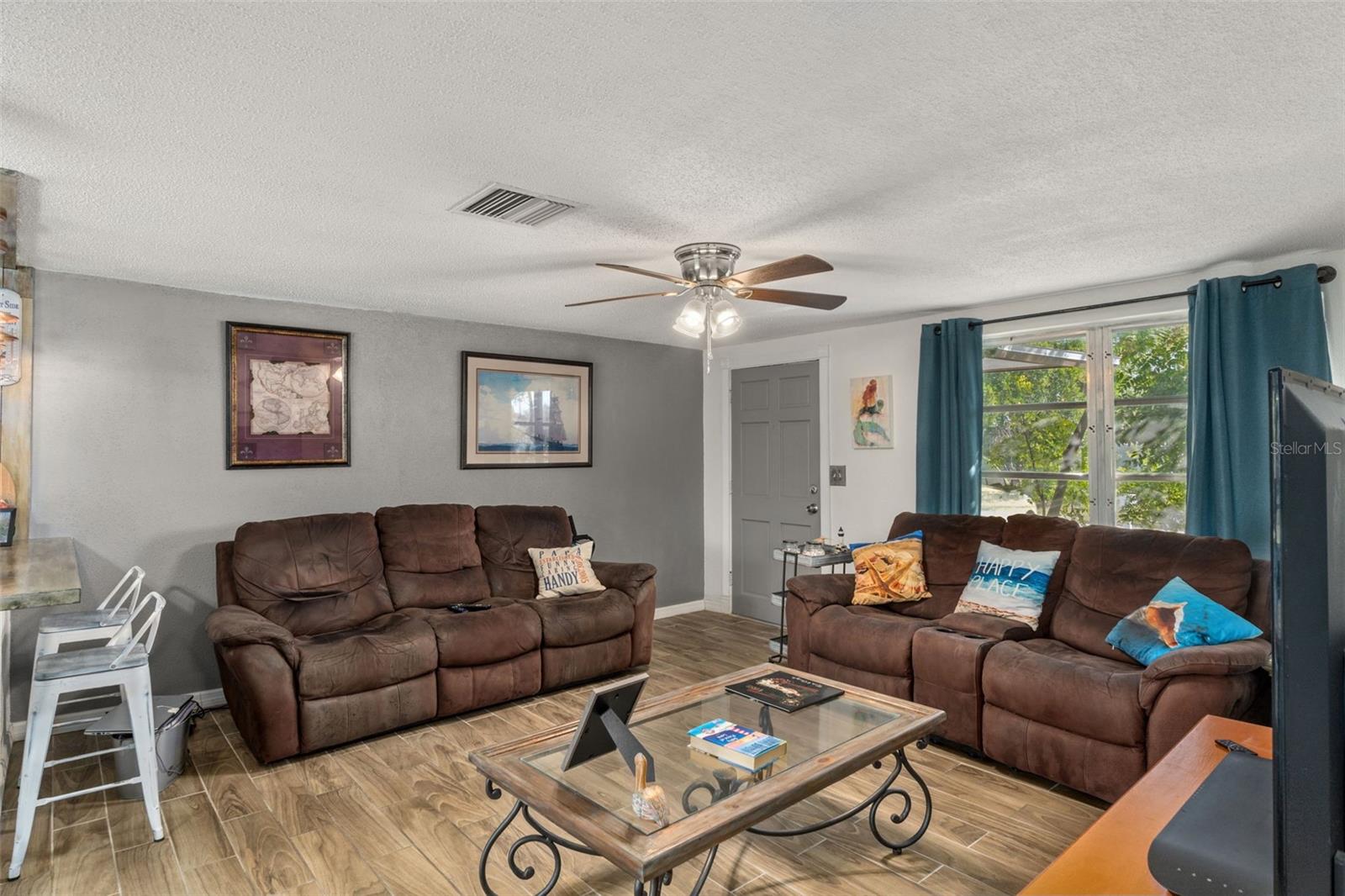 Image 6 of 29 For 9315 Palm Avenue