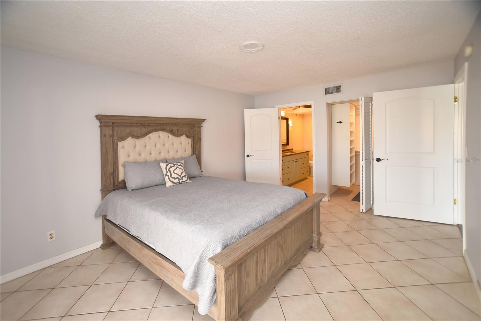 Image 8 of 85 For 4770 Brittany Drive S 16