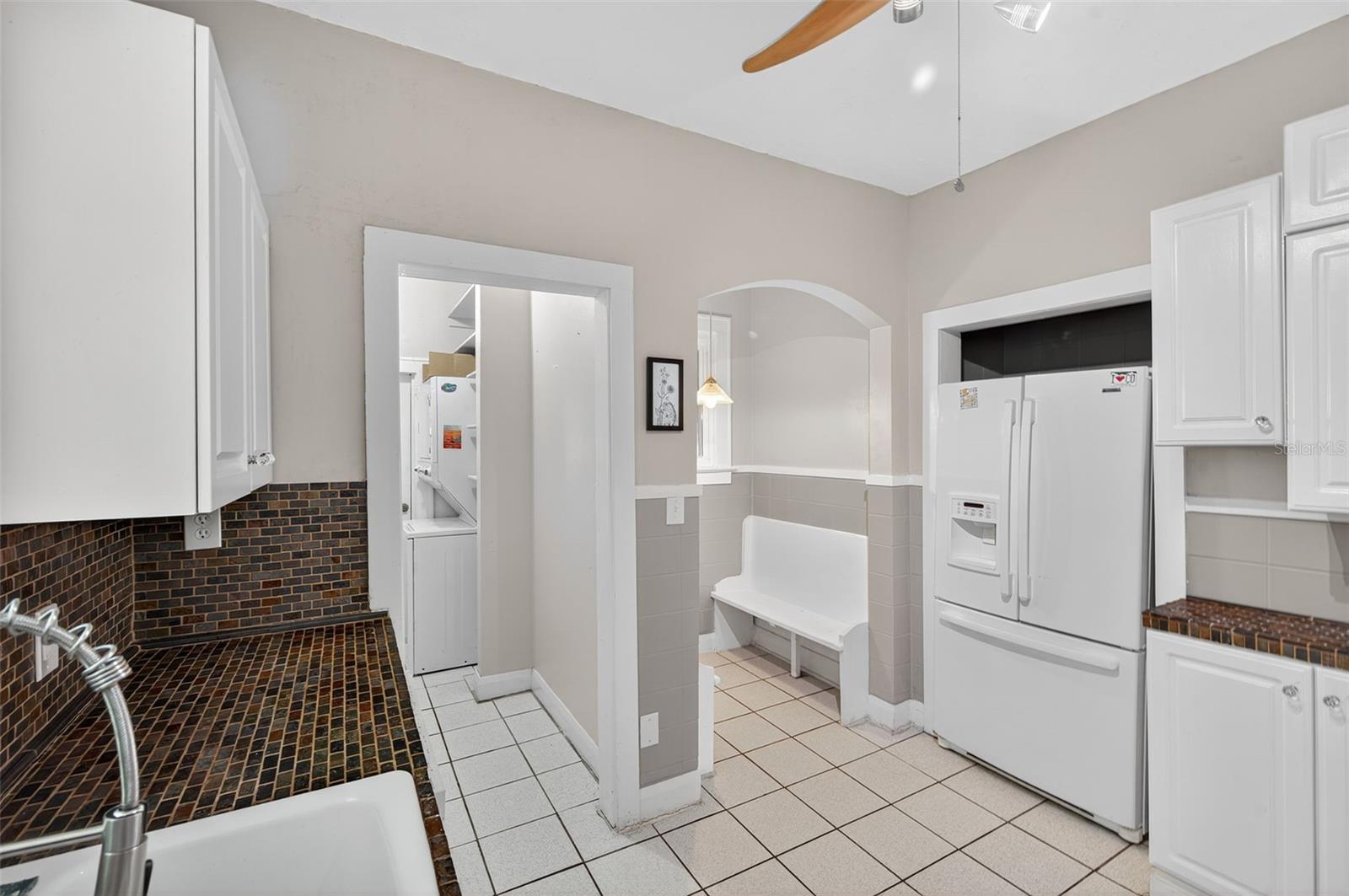 Image 25 of 68 For 907 Woodlawn Avenue