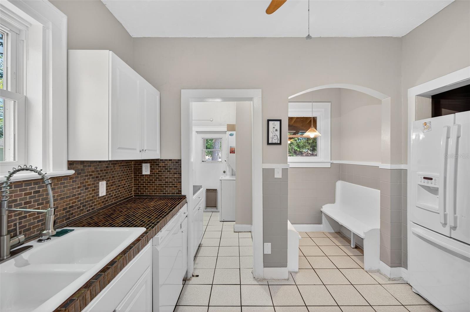 Image 26 of 68 For 907 Woodlawn Avenue