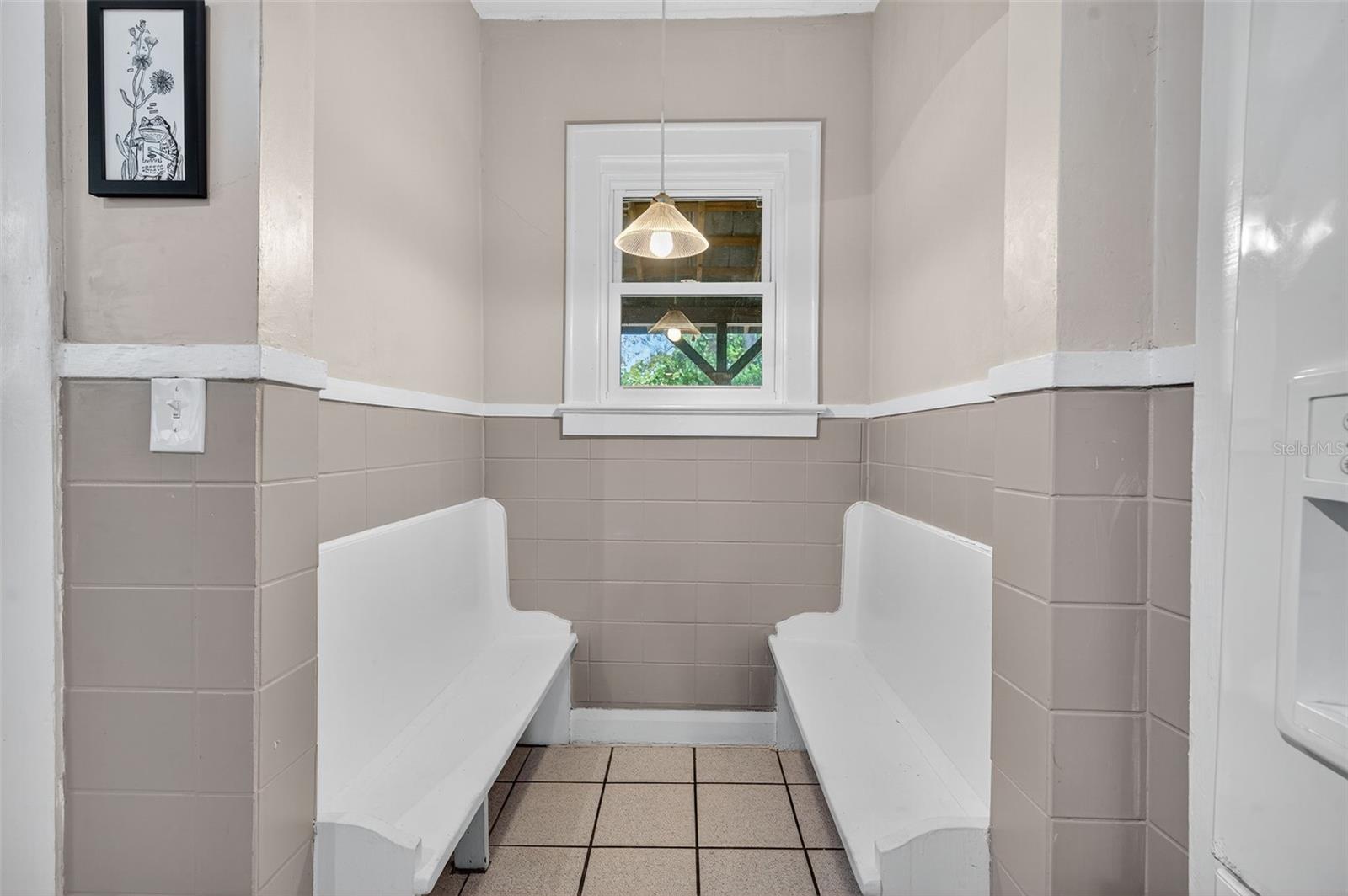 Image 28 of 68 For 907 Woodlawn Avenue