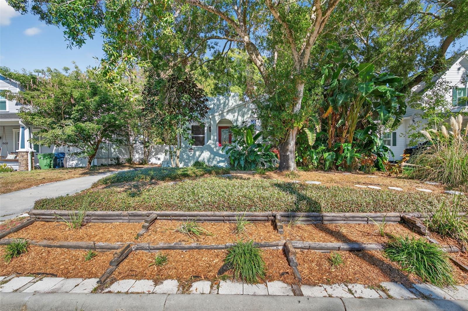 Image 3 of 68 For 907 Woodlawn Avenue