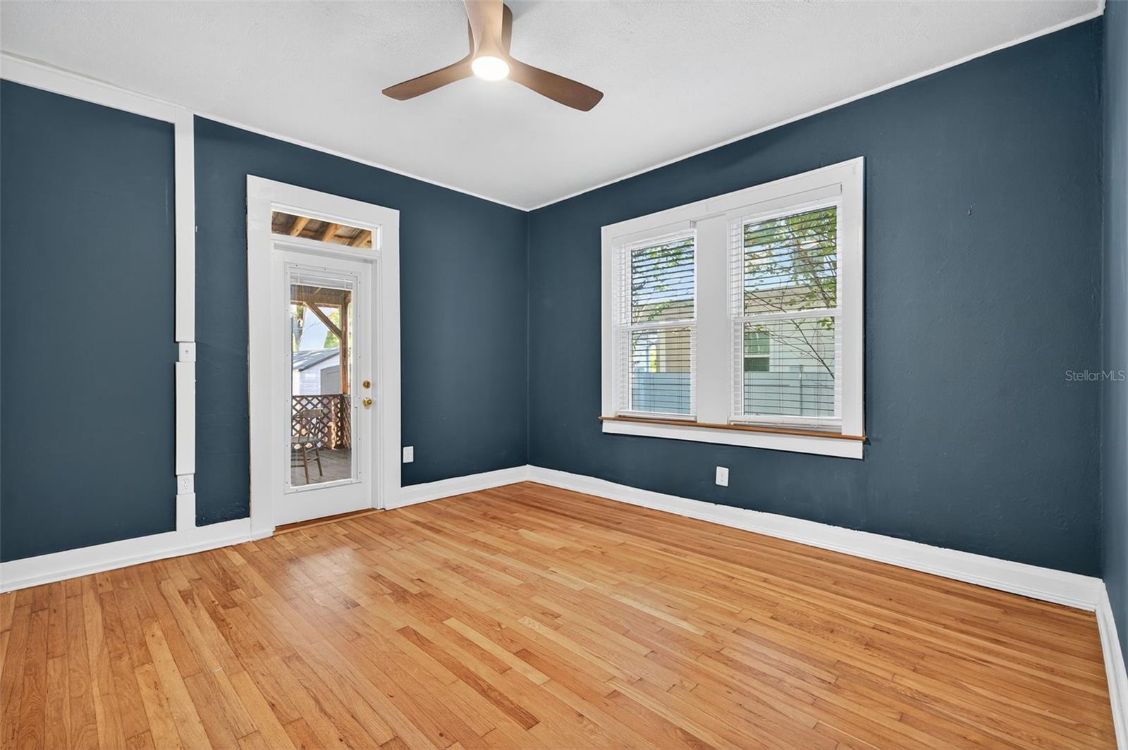 Image 30 of 68 For 907 Woodlawn Avenue