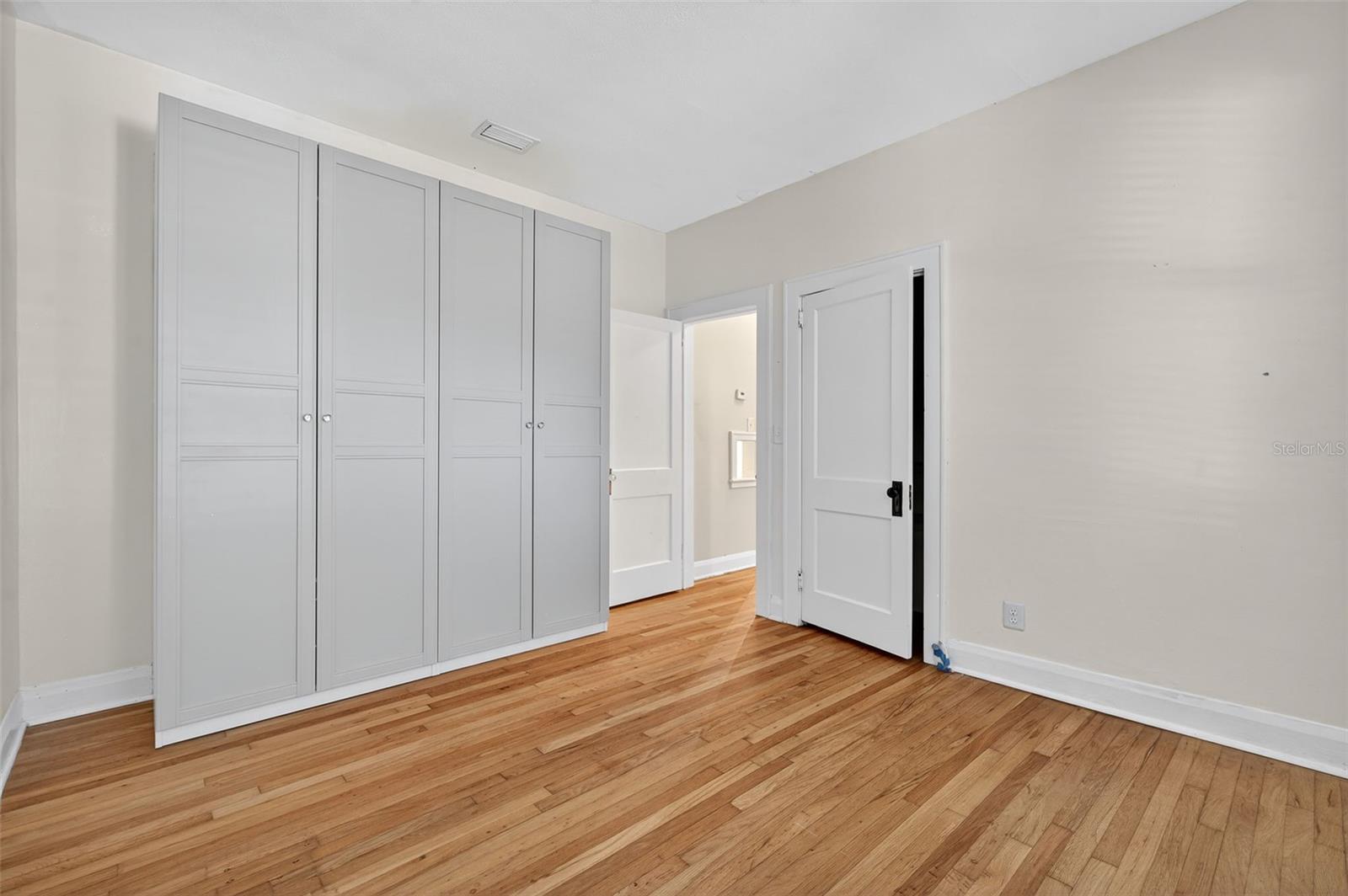 Image 38 of 68 For 907 Woodlawn Avenue