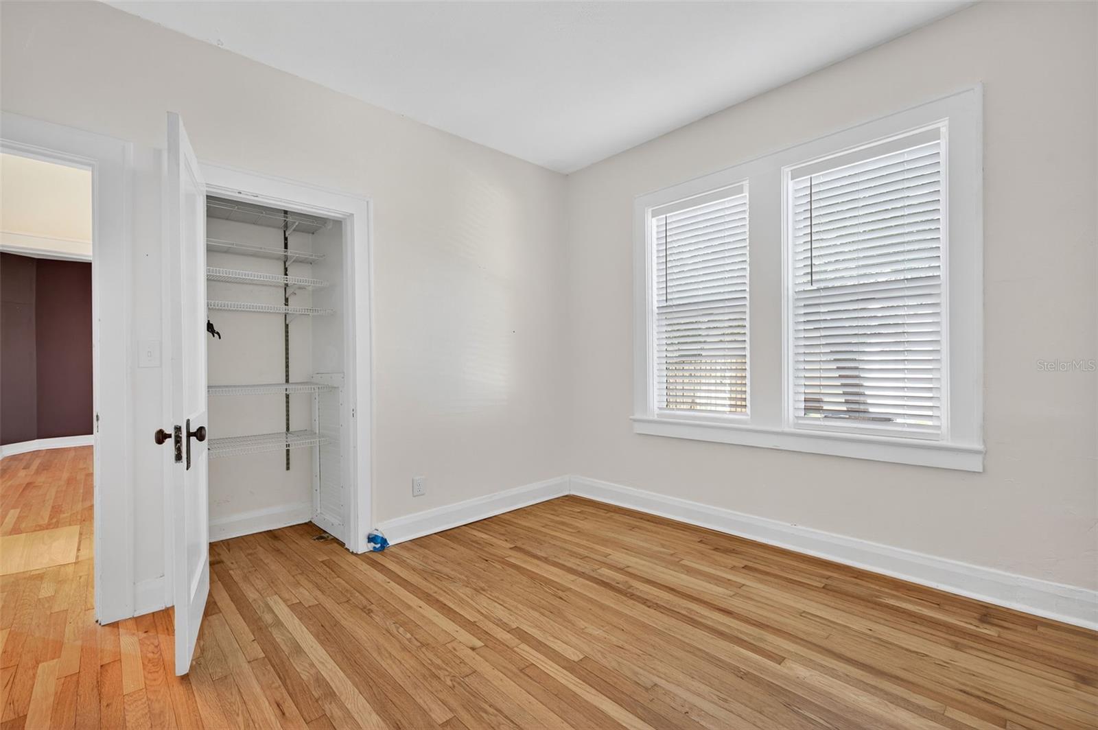 Image 39 of 68 For 907 Woodlawn Avenue