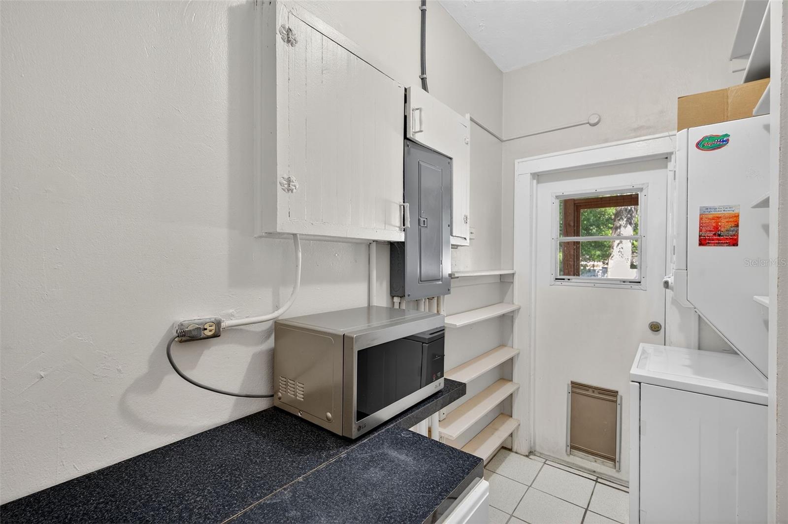 Image 41 of 68 For 907 Woodlawn Avenue