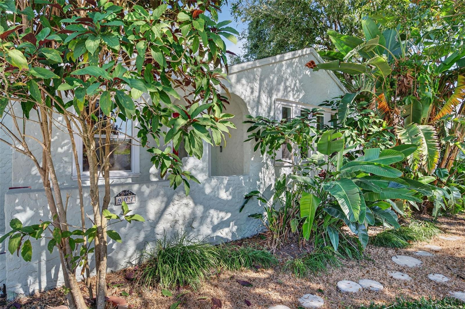 Image 5 of 68 For 907 Woodlawn Avenue