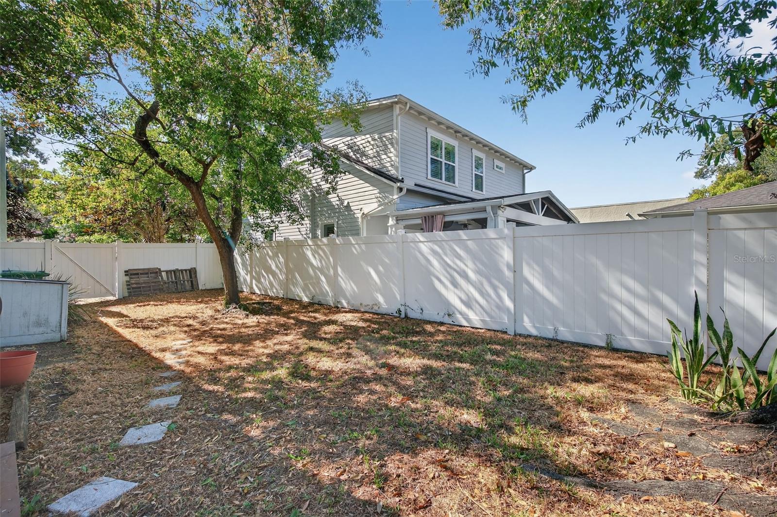 Image 57 of 68 For 907 Woodlawn Avenue