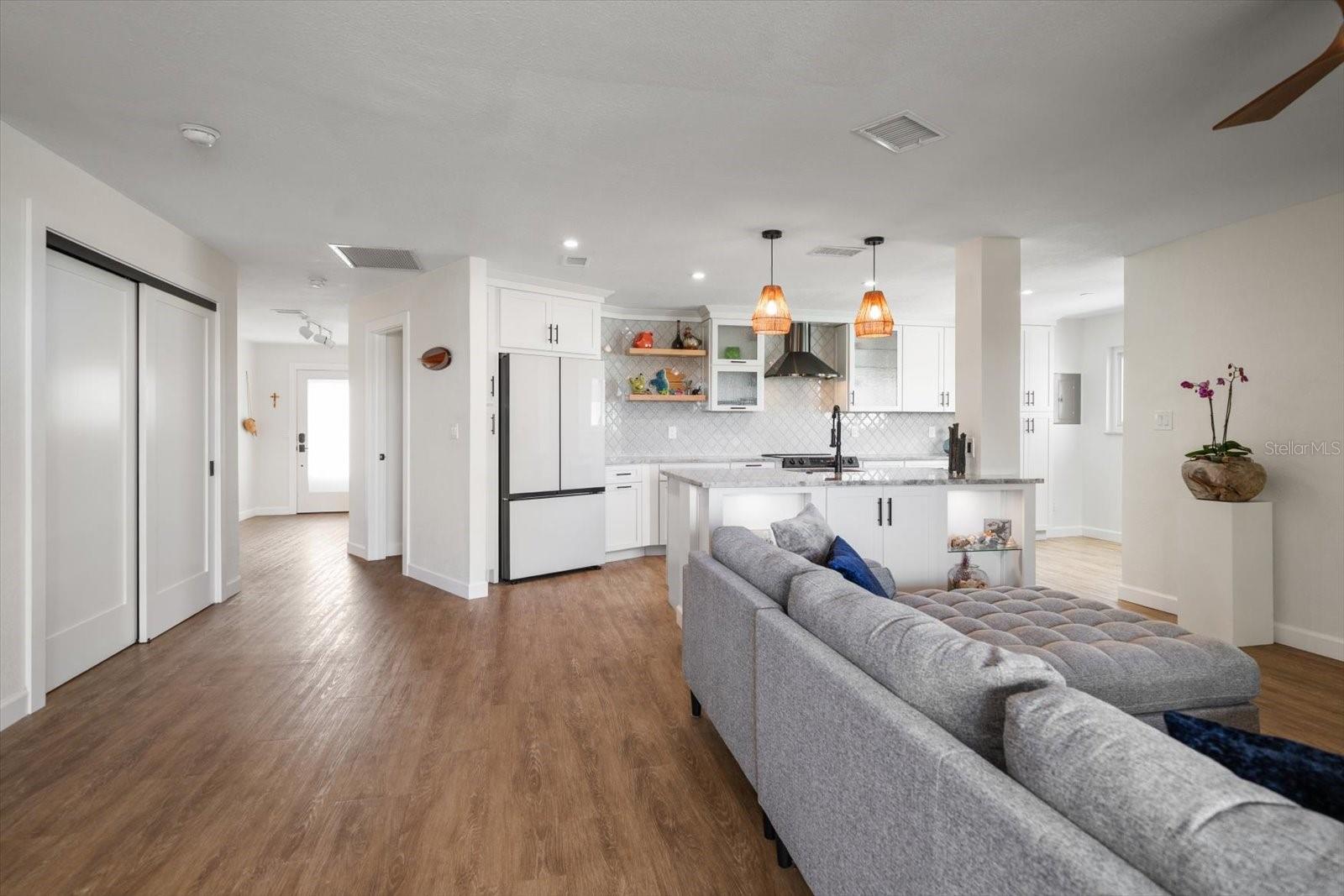 Image 10 of 63 For 2505 Bay Boulevard 4