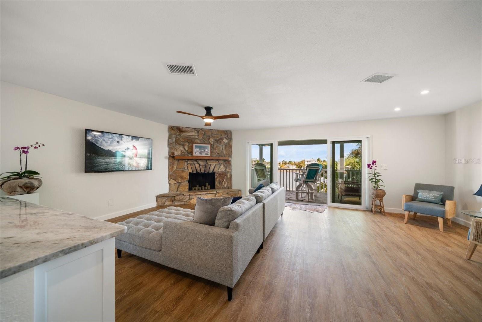 Image 11 of 63 For 2505 Bay Boulevard 4