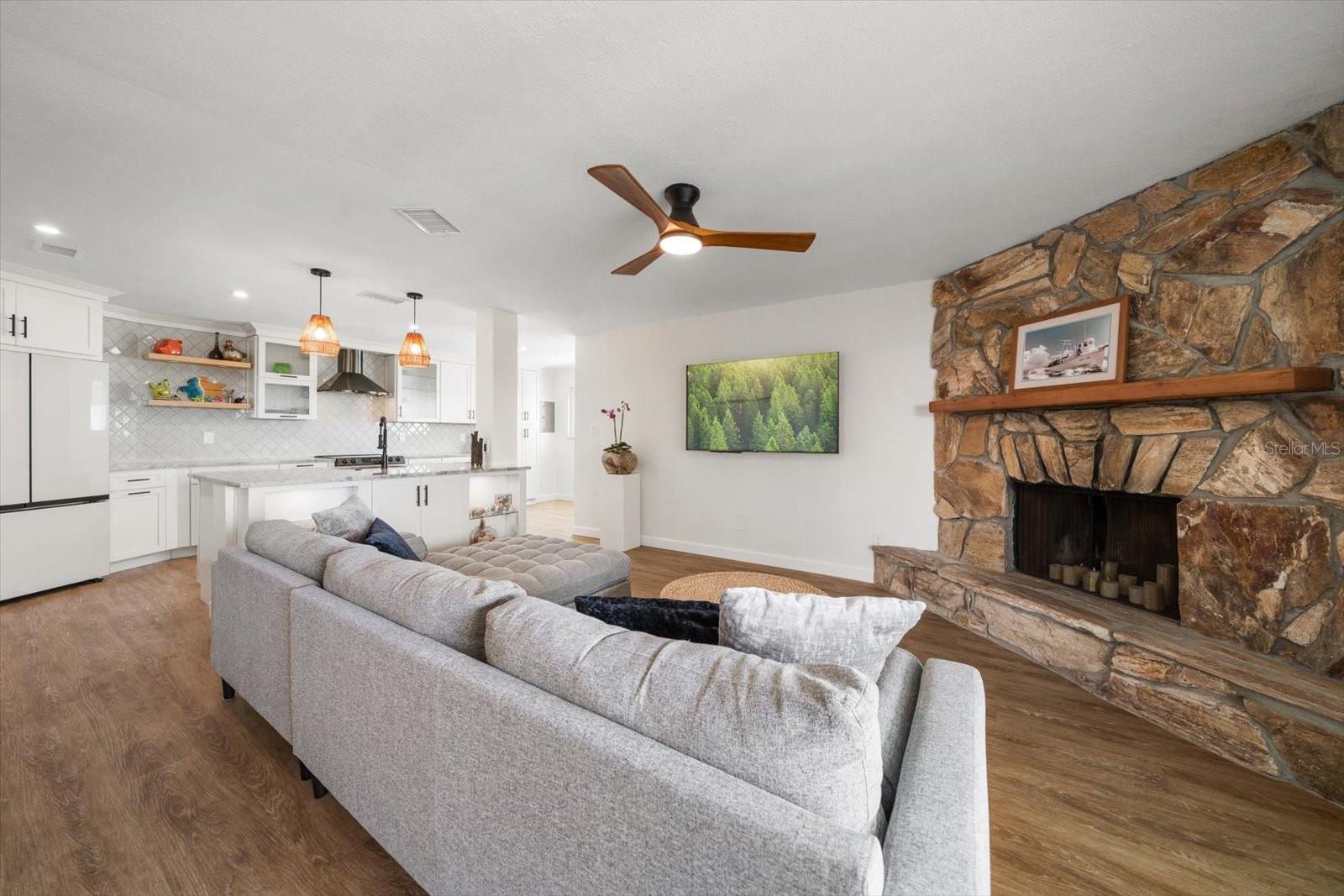 Image 12 of 63 For 2505 Bay Boulevard 4