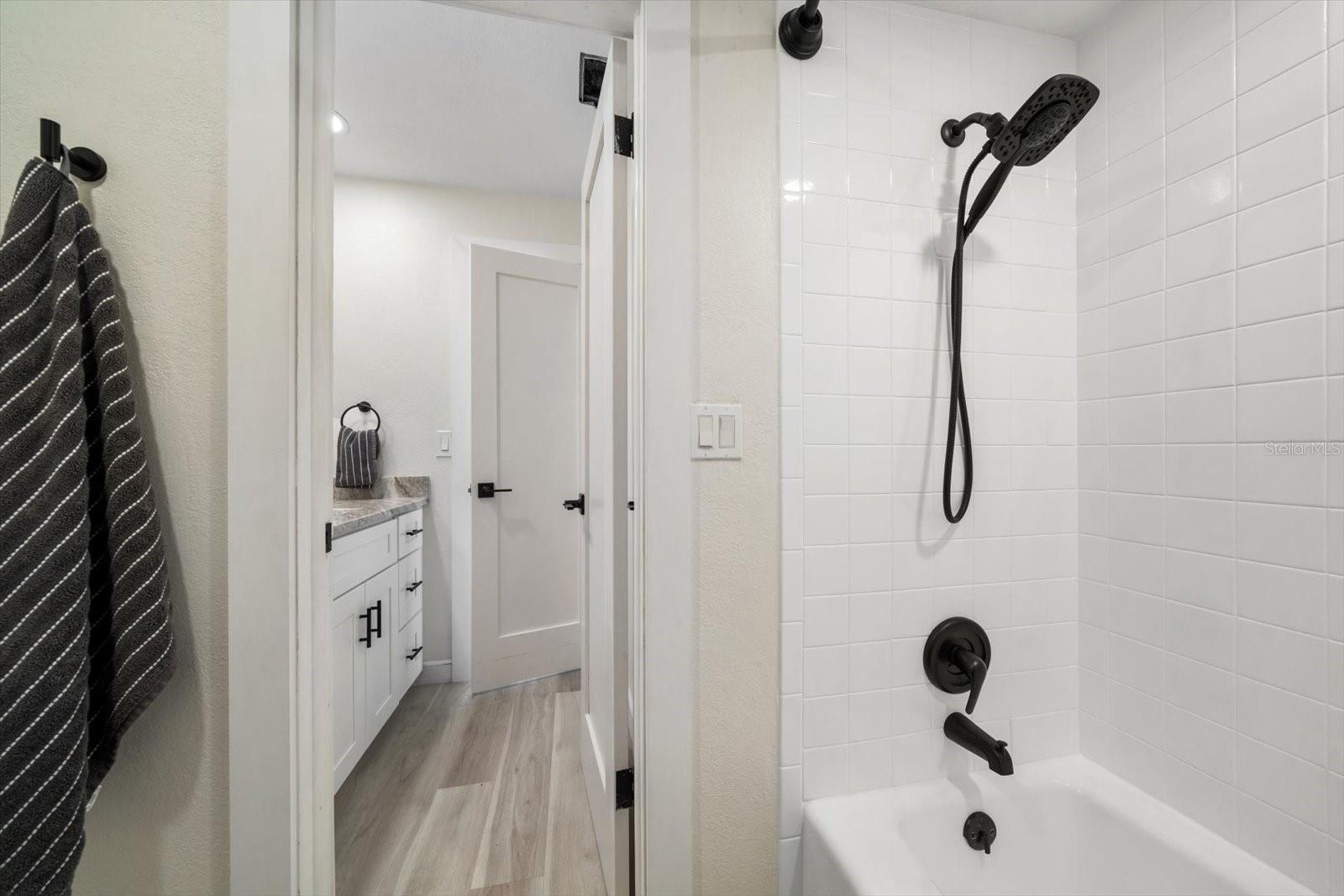 Image 27 of 63 For 2505 Bay Boulevard 4