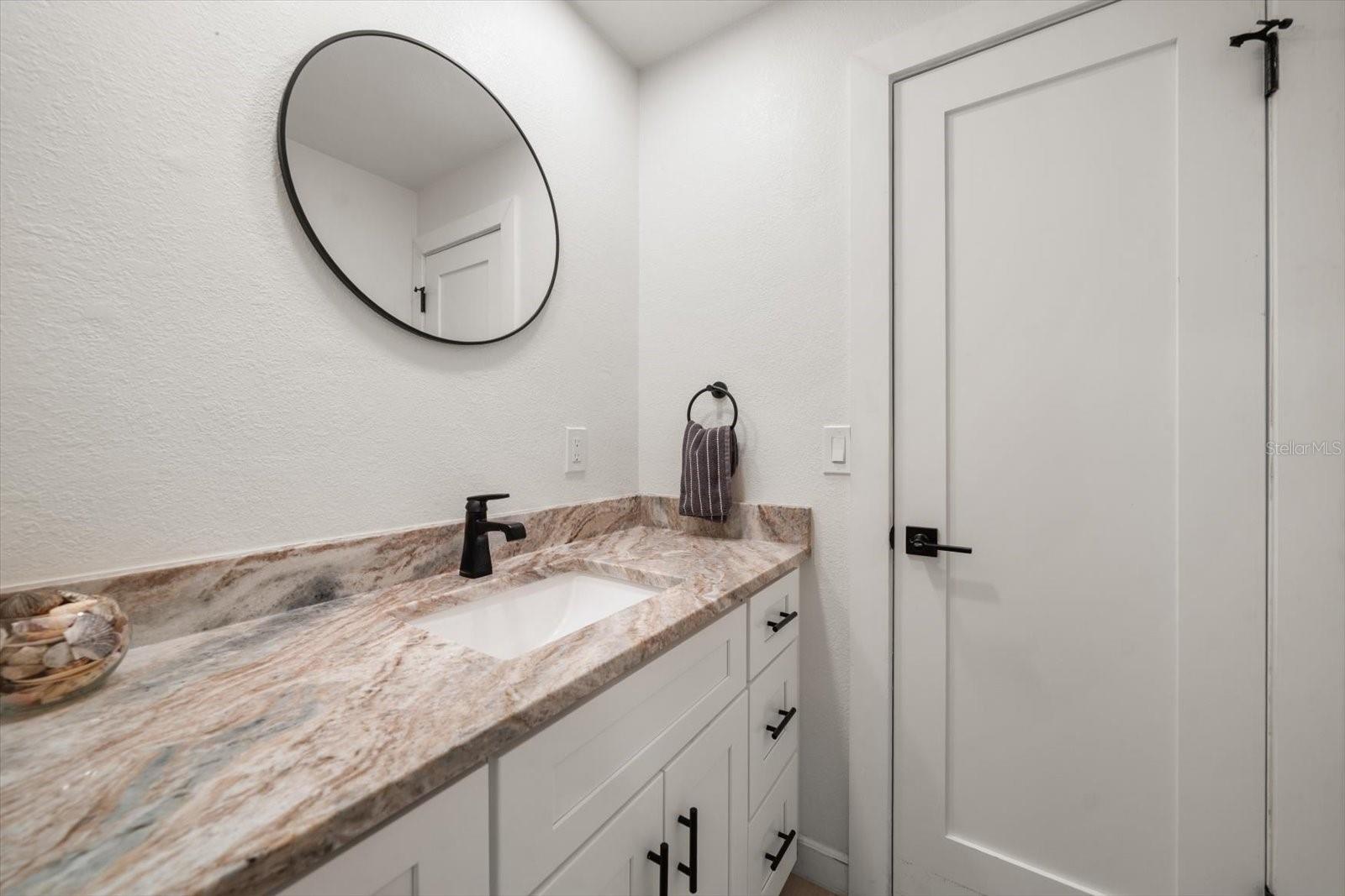 Image 28 of 63 For 2505 Bay Boulevard 4