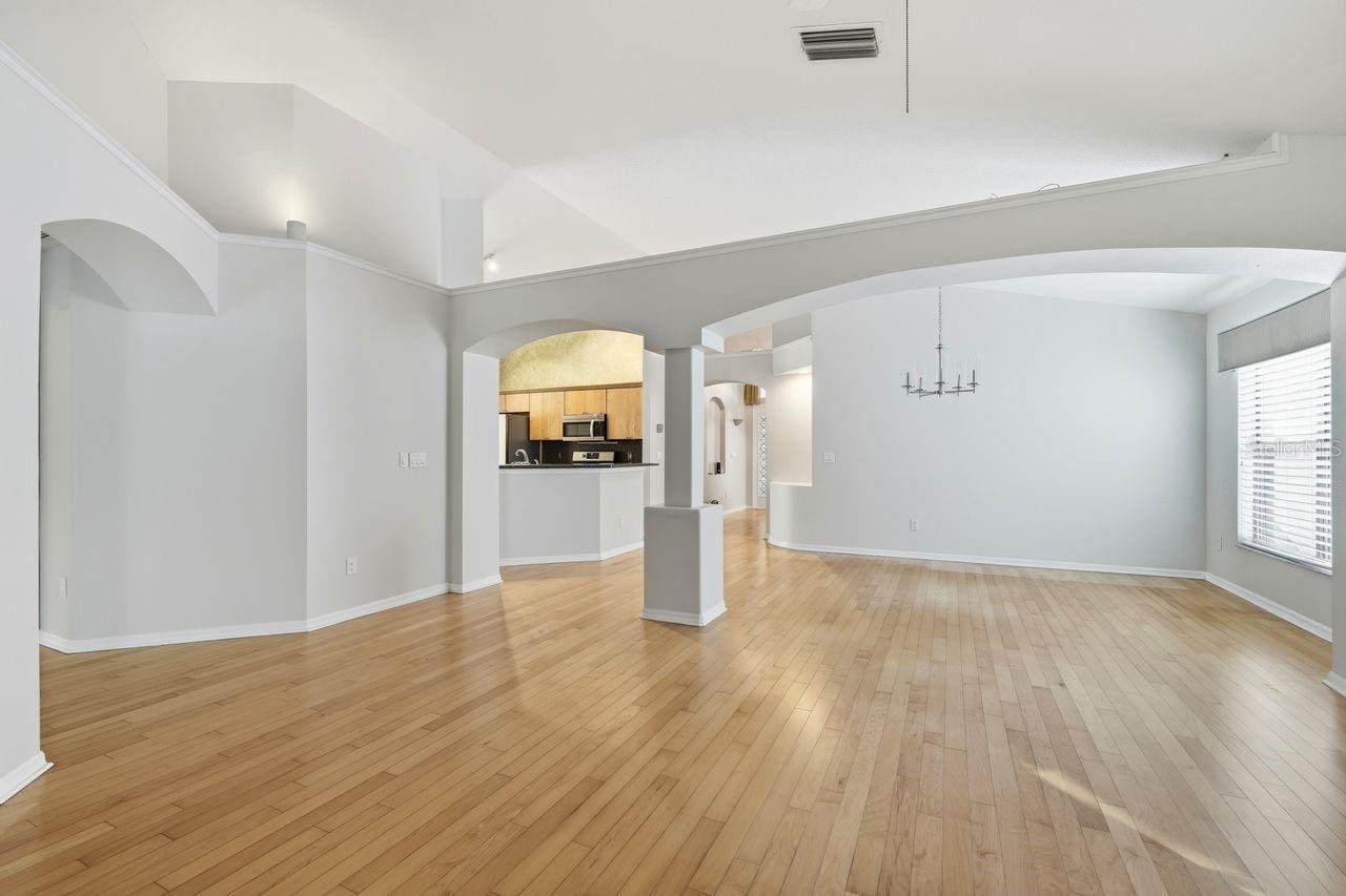 Image 11 of 45 For 18939 Twinberry Drive