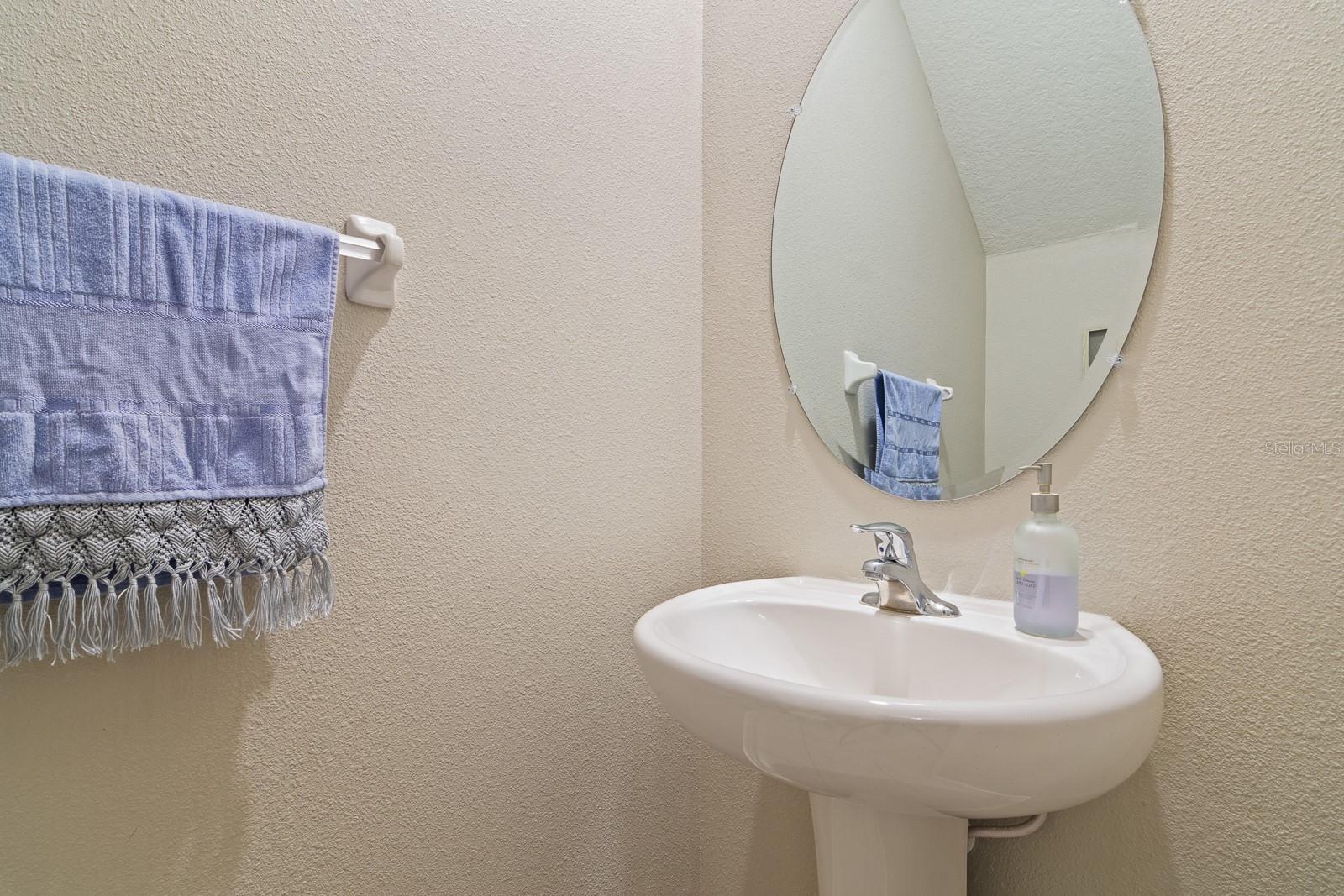 Image 11 of 43 For 1552 Cassius Street