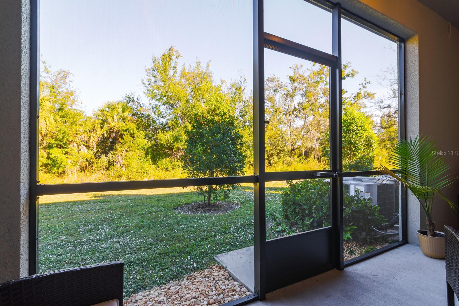 Image 28 of 43 For 1552 Cassius Street