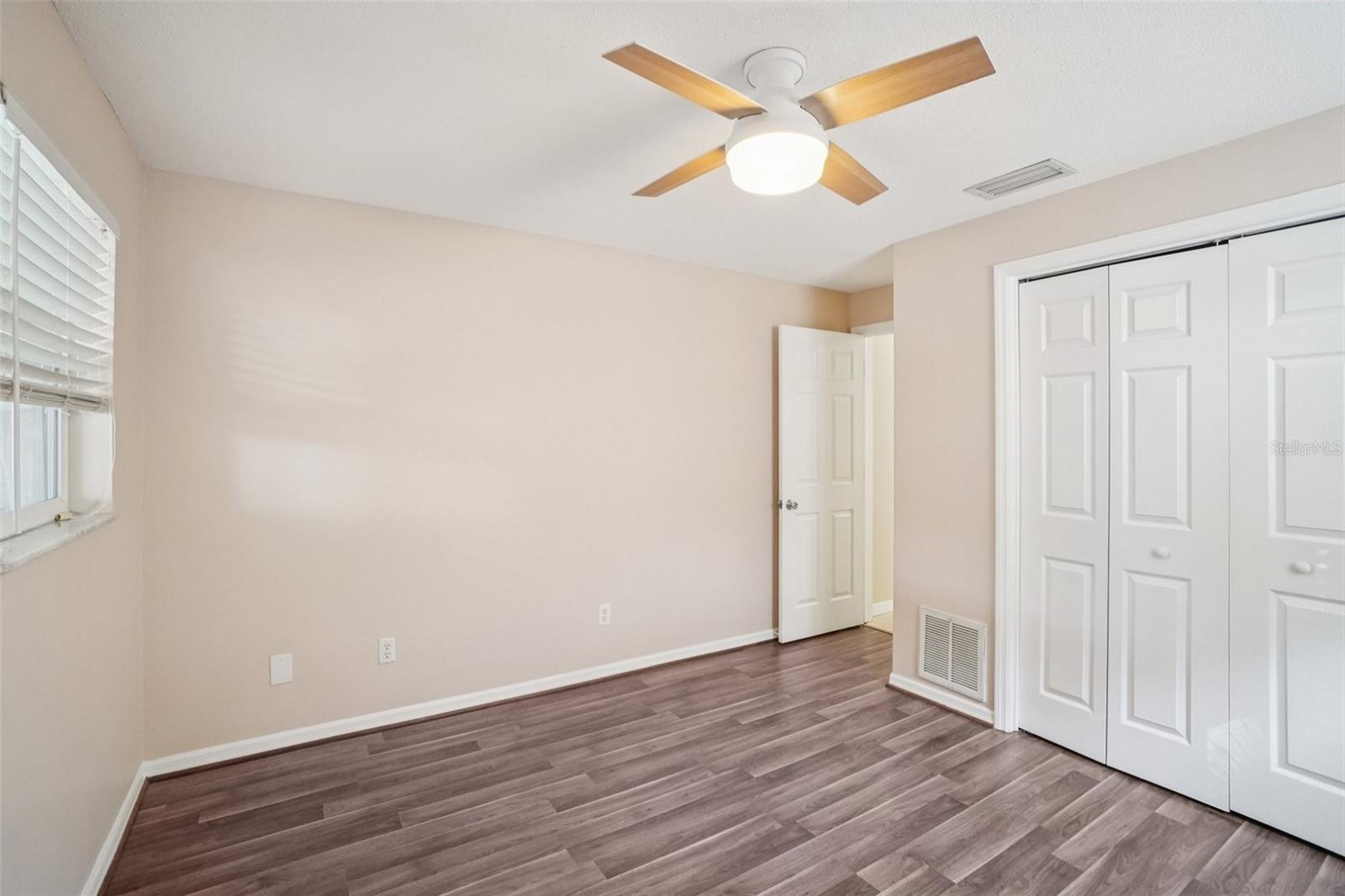 Image 17 of 26 For 1530 Lake Avenue