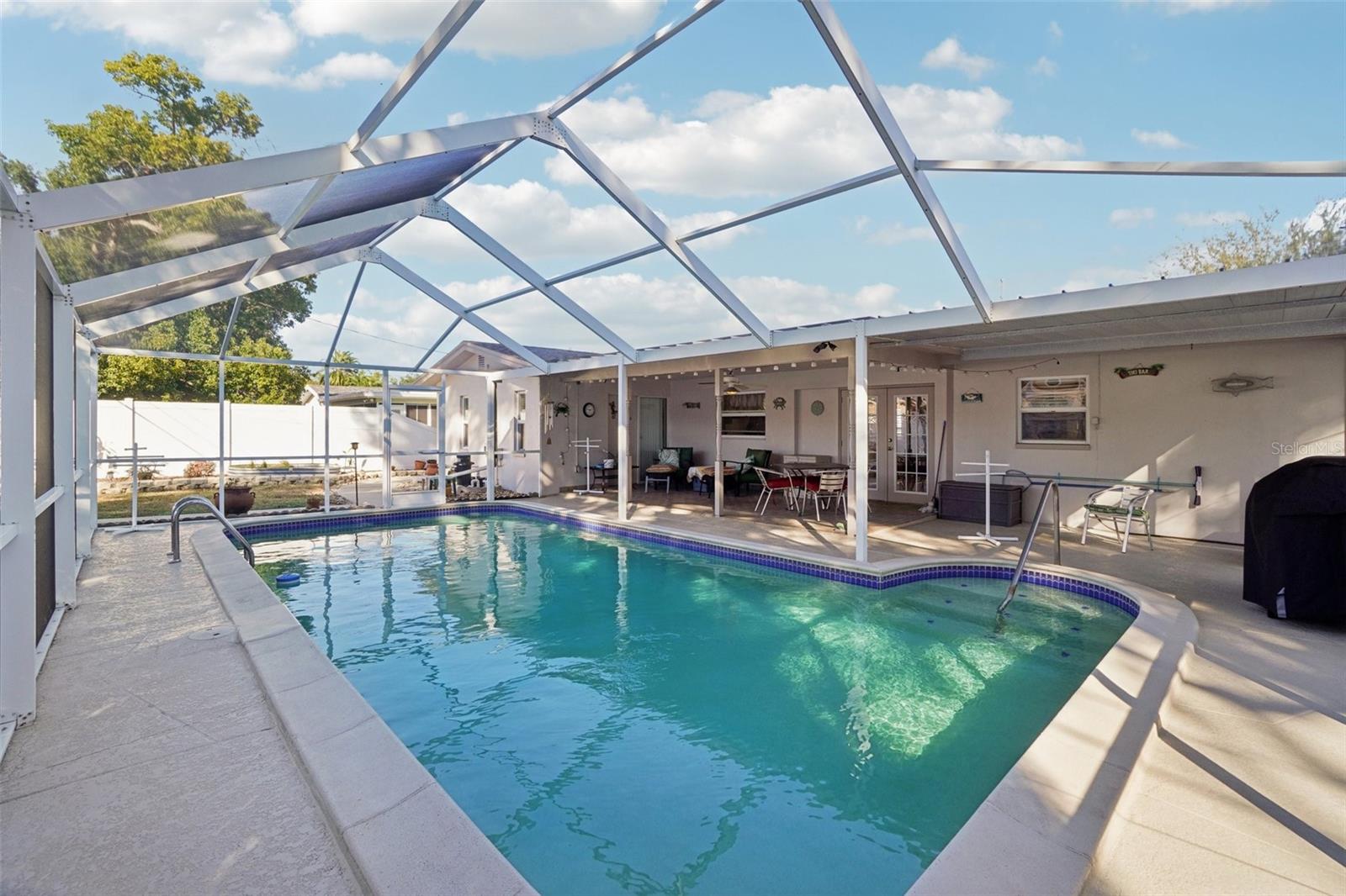 Image 20 of 26 For 1530 Lake Avenue