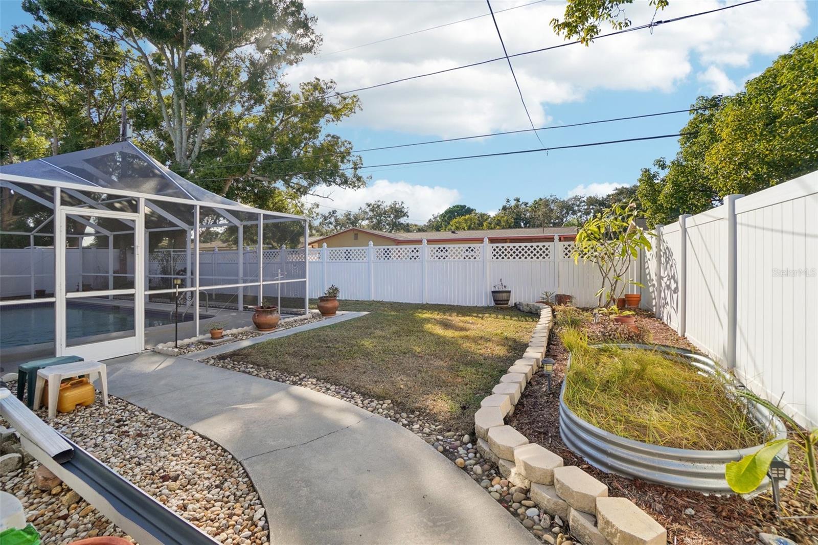 Image 24 of 26 For 1530 Lake Avenue