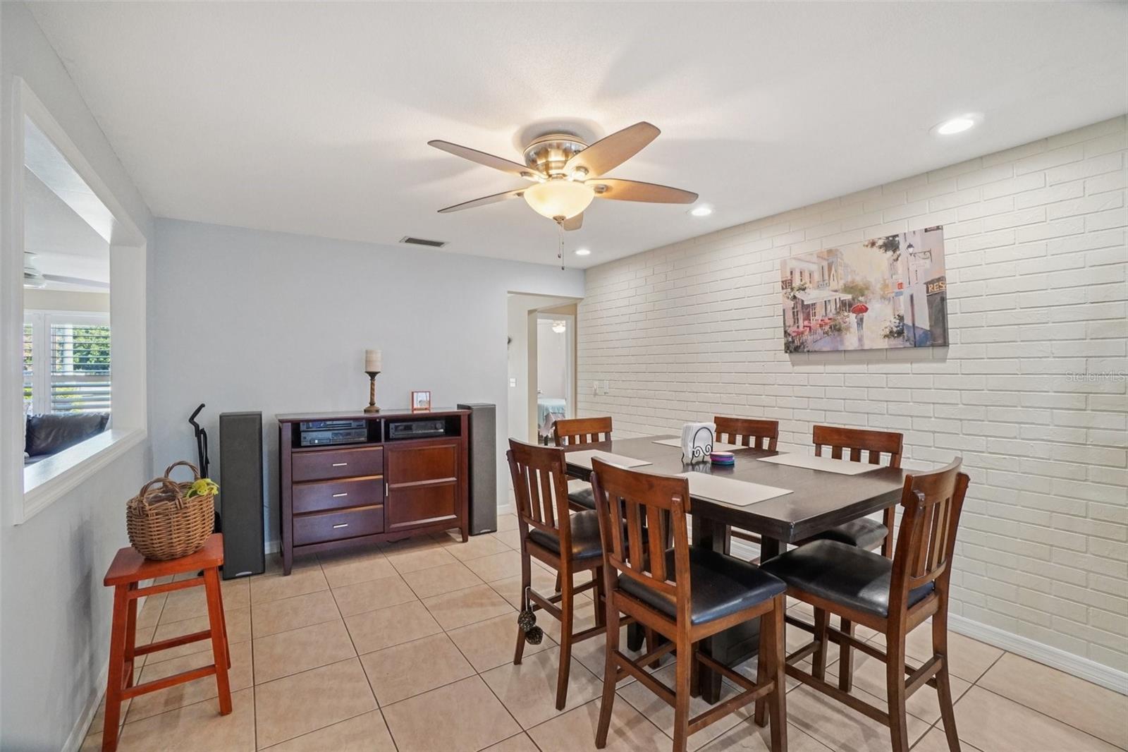 Image 7 of 26 For 1530 Lake Avenue