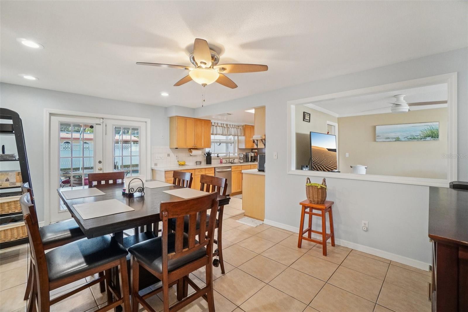 Image 8 of 26 For 1530 Lake Avenue