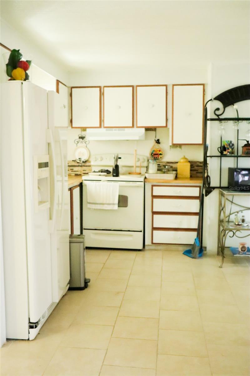 Image 4 of 9 For 210 Janet Lane