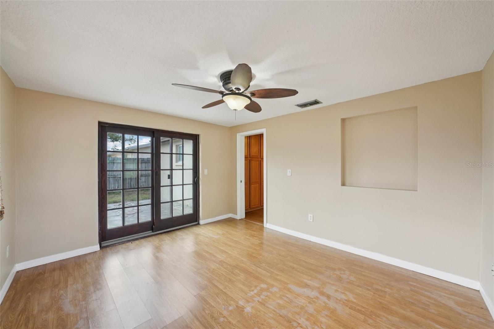 Image 21 of 27 For 6428 Kentfield Avenue