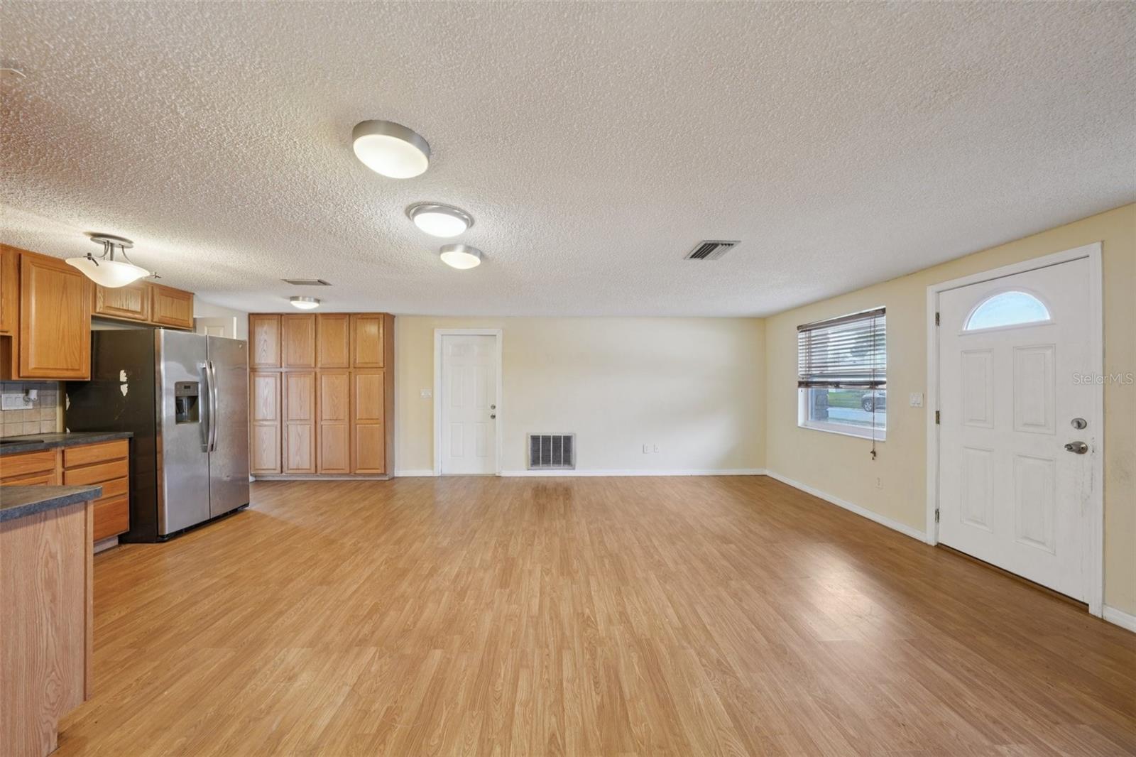 Image 8 of 27 For 6428 Kentfield Avenue