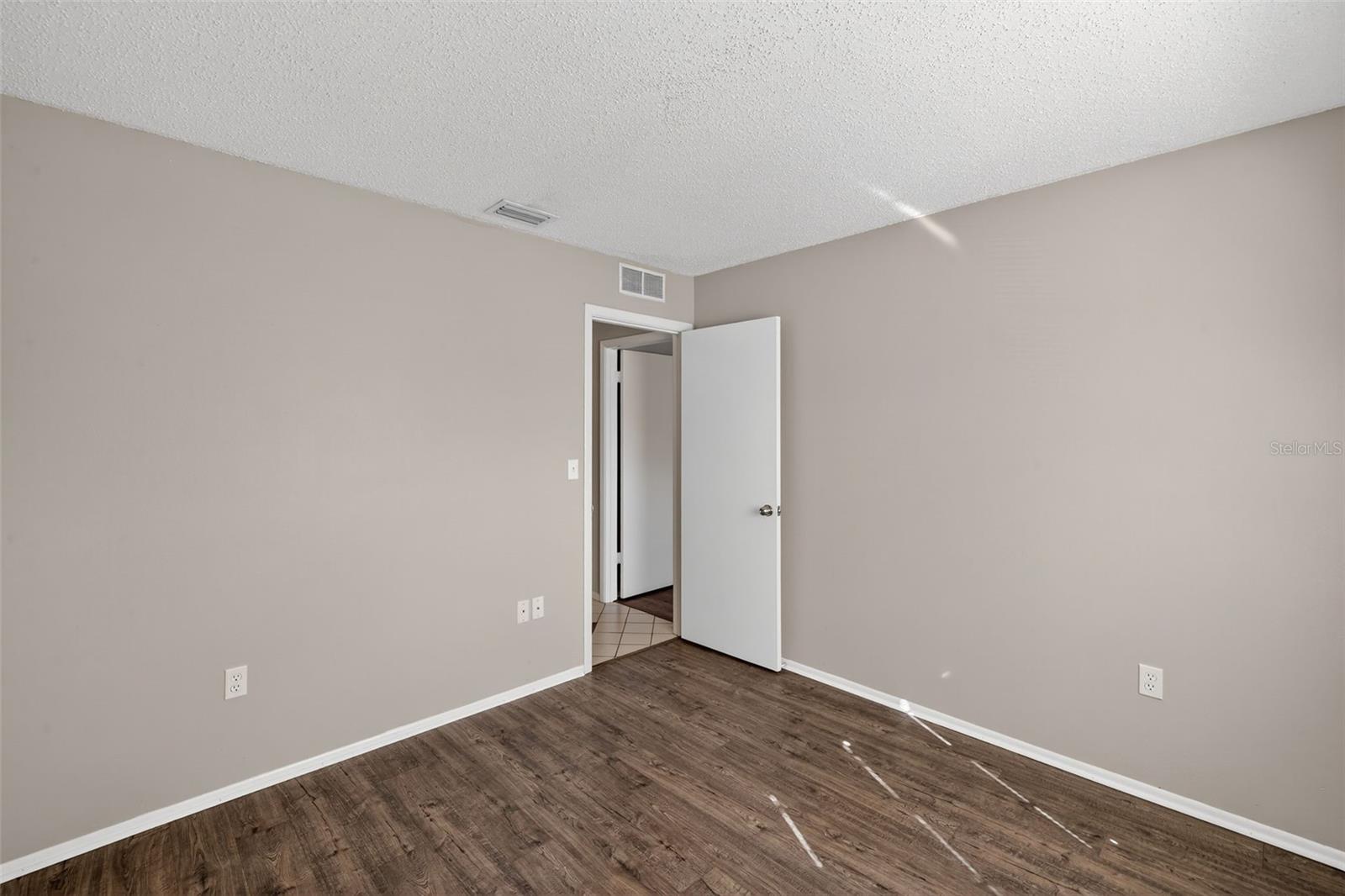 Image 21 of 30 For 105 Lotus Circle