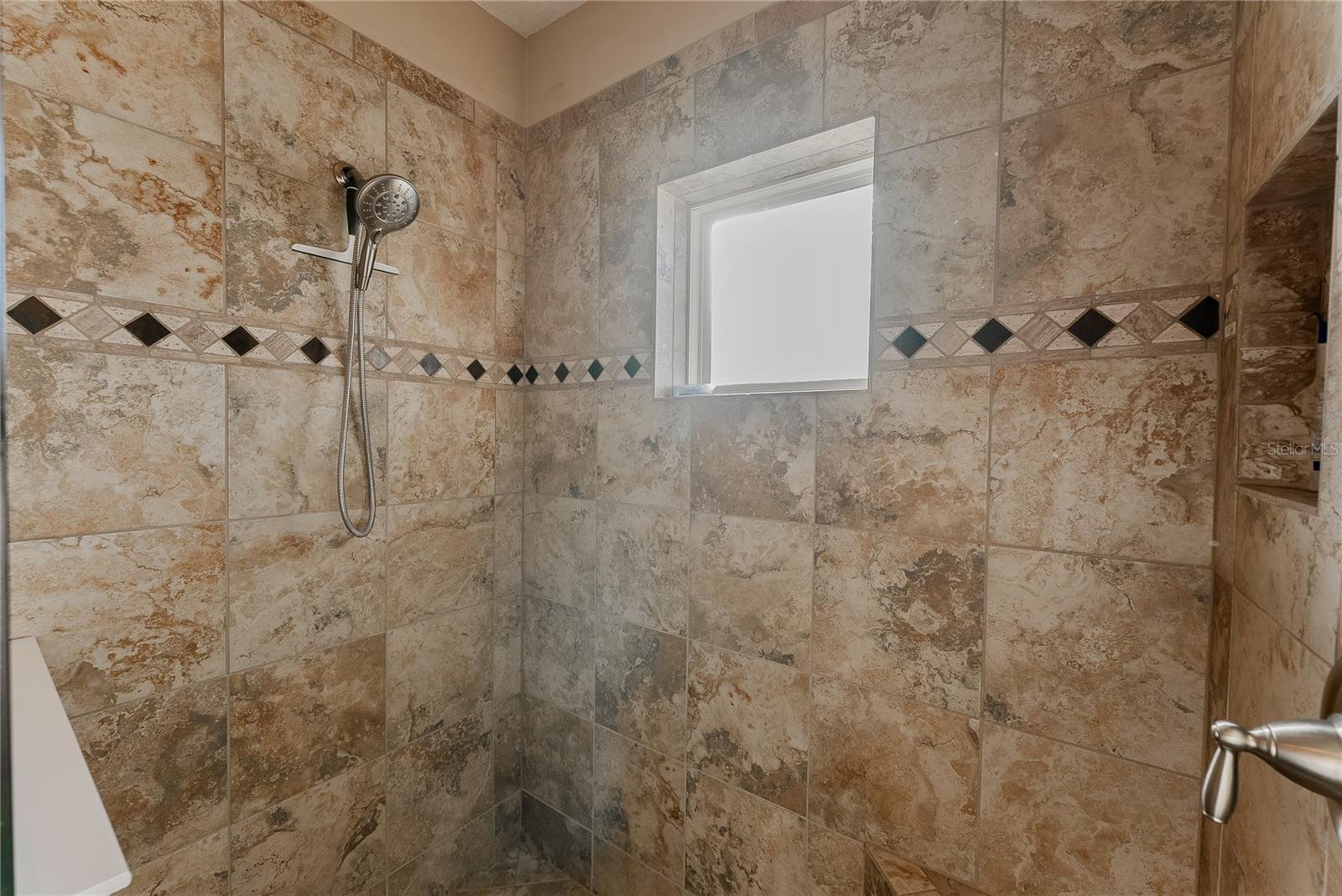 Image 19 of 54 For 94 The Cove Way