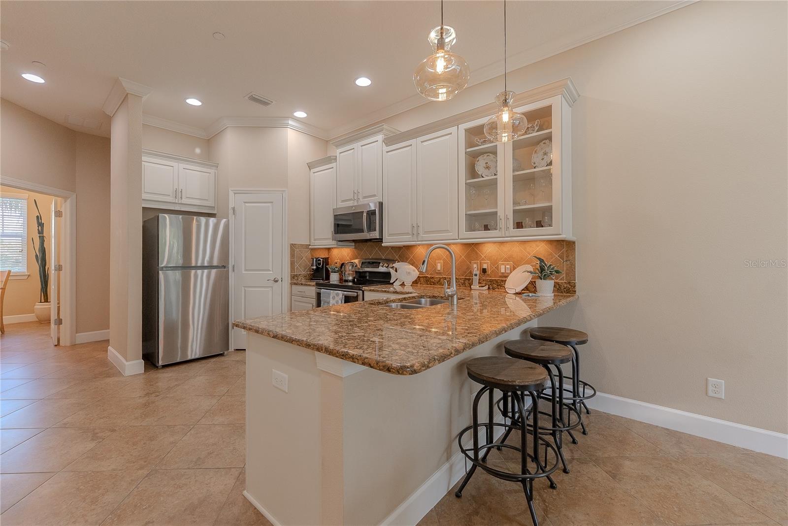 Image 23 of 54 For 94 The Cove Way