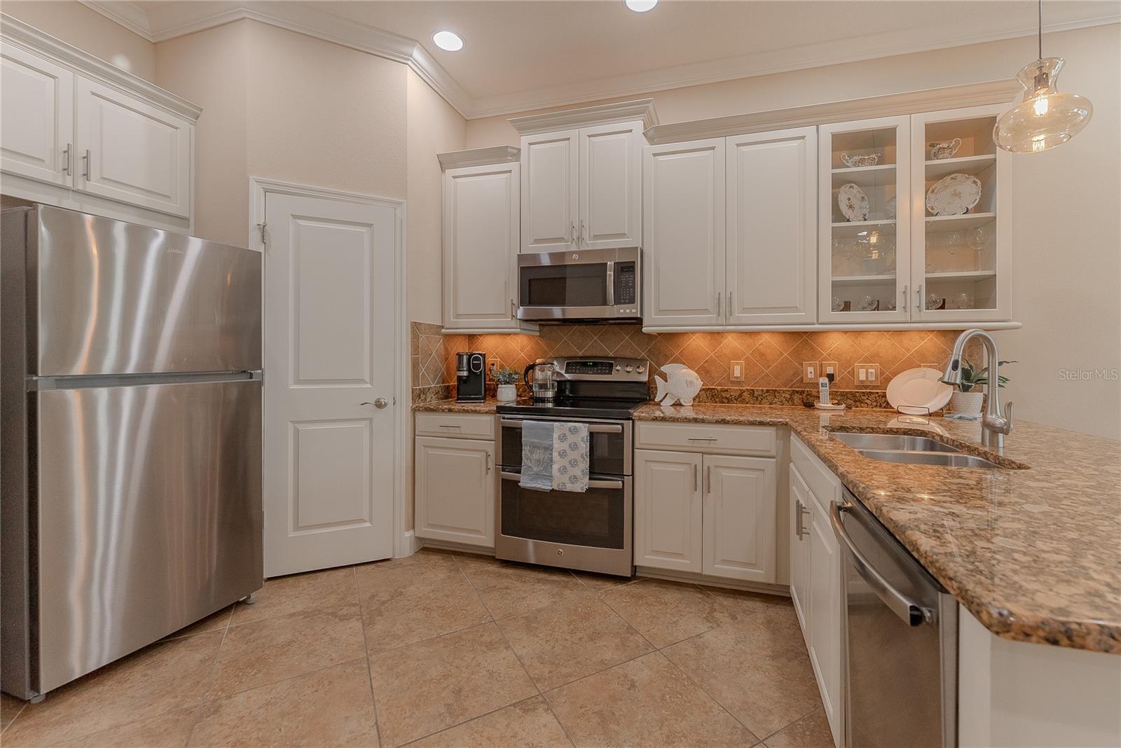 Image 24 of 54 For 94 The Cove Way