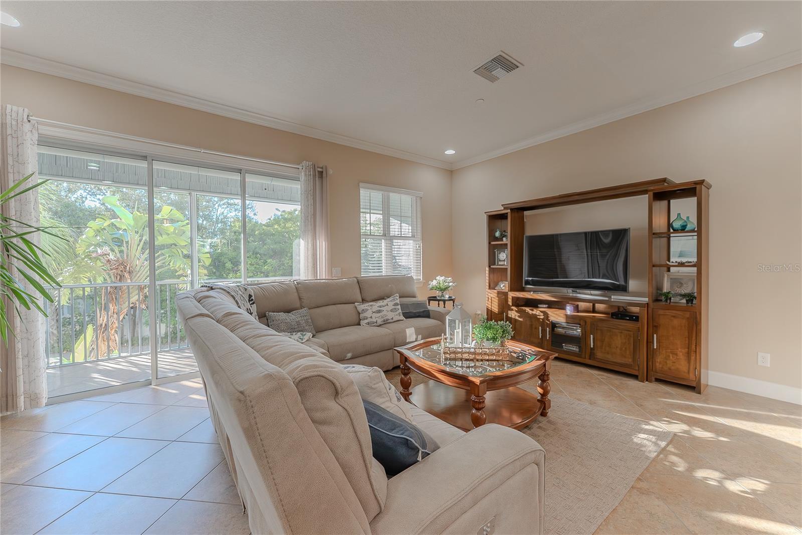 Image 27 of 54 For 94 The Cove Way