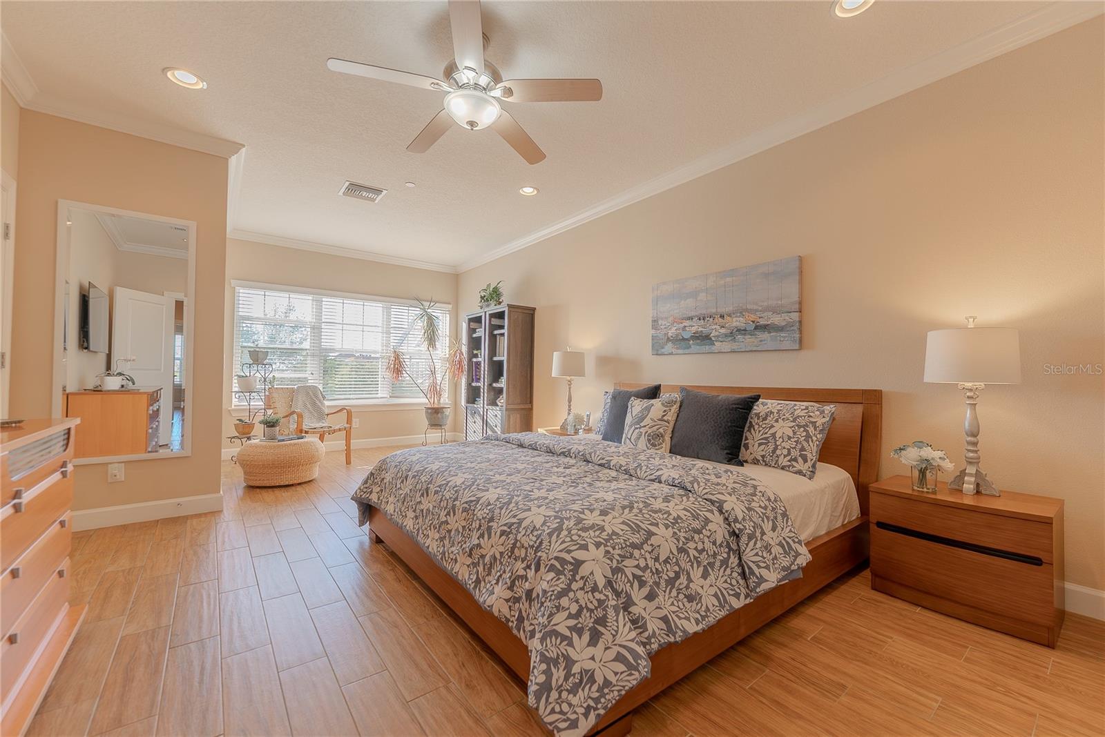 Image 4 of 54 For 94 The Cove Way