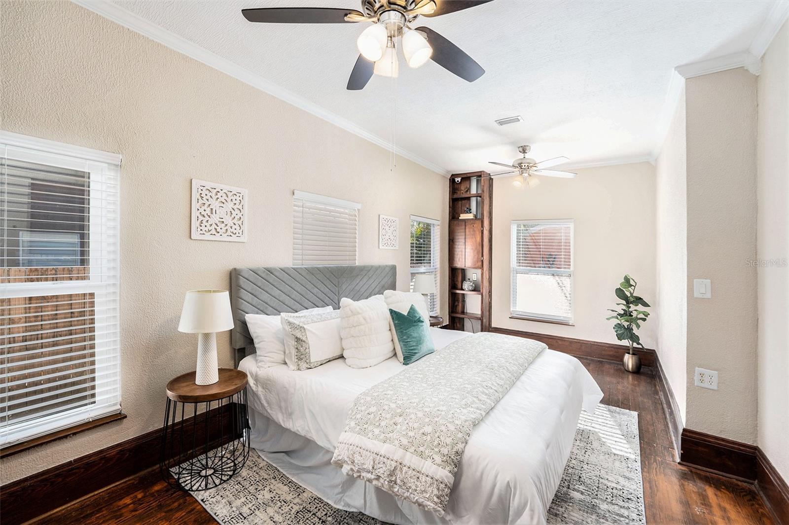 Image 12 of 30 For 2024 Oakdale Way