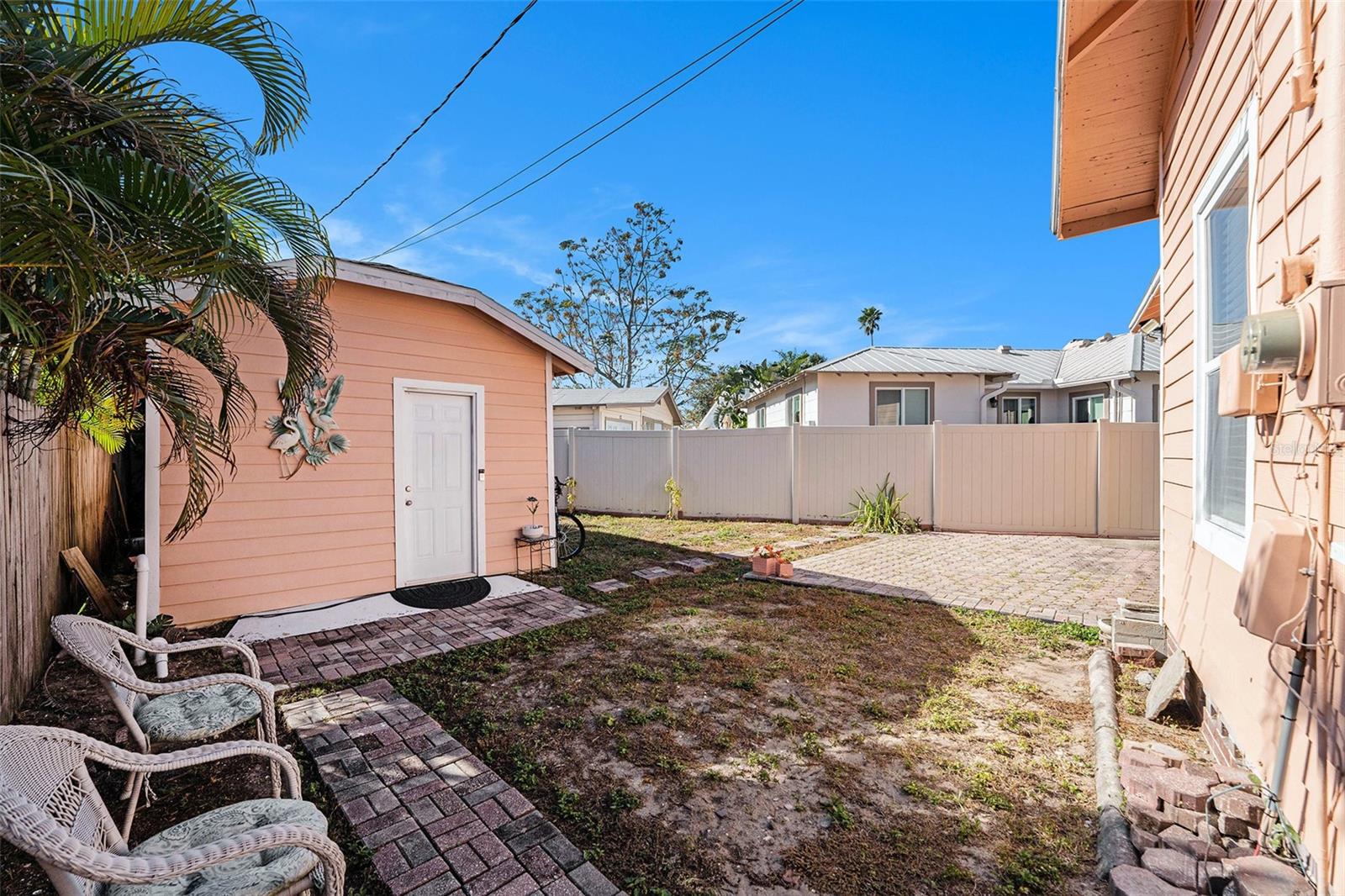 Image 17 of 30 For 2024 Oakdale Way