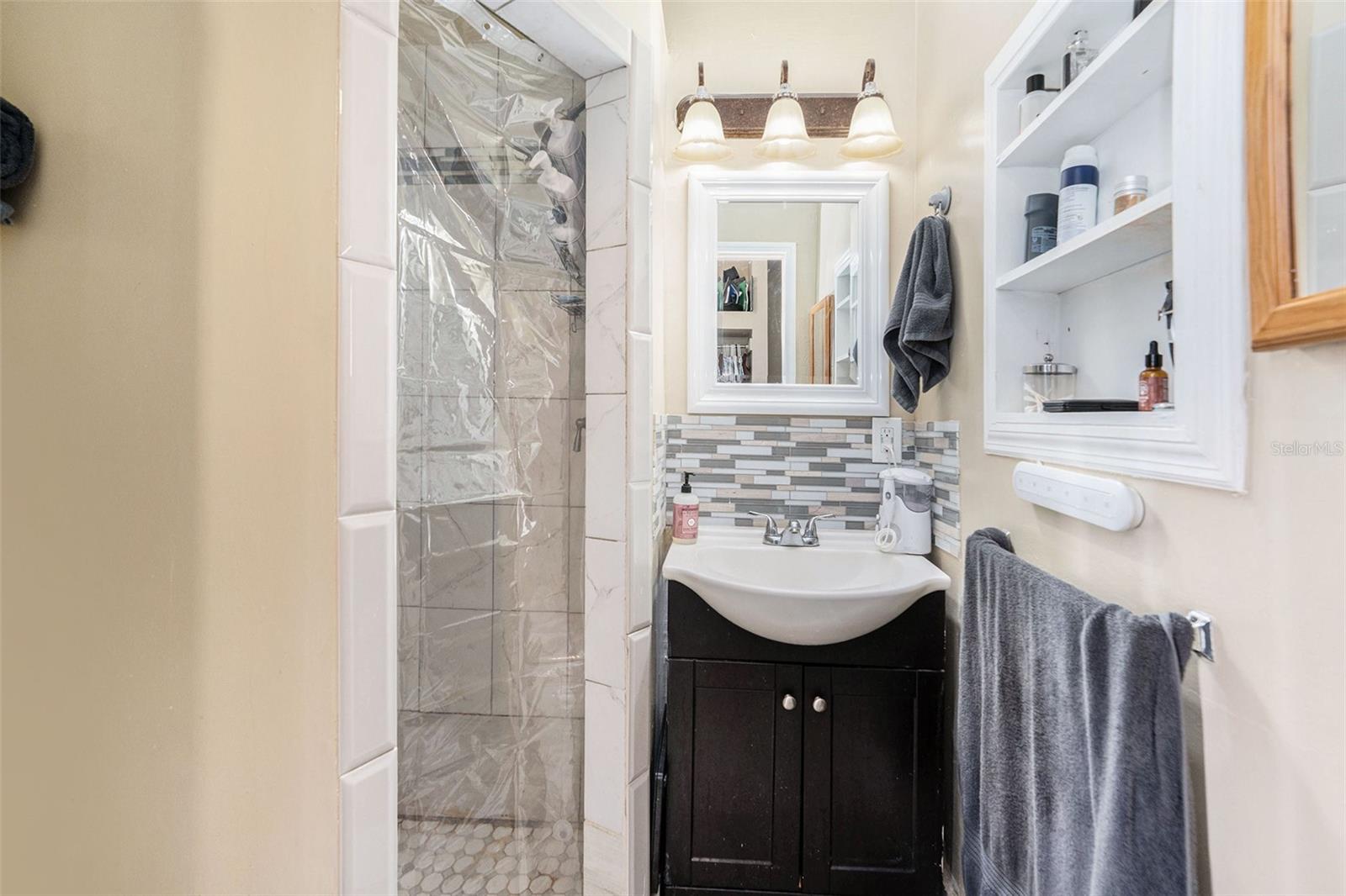 Image 21 of 30 For 2024 Oakdale Way