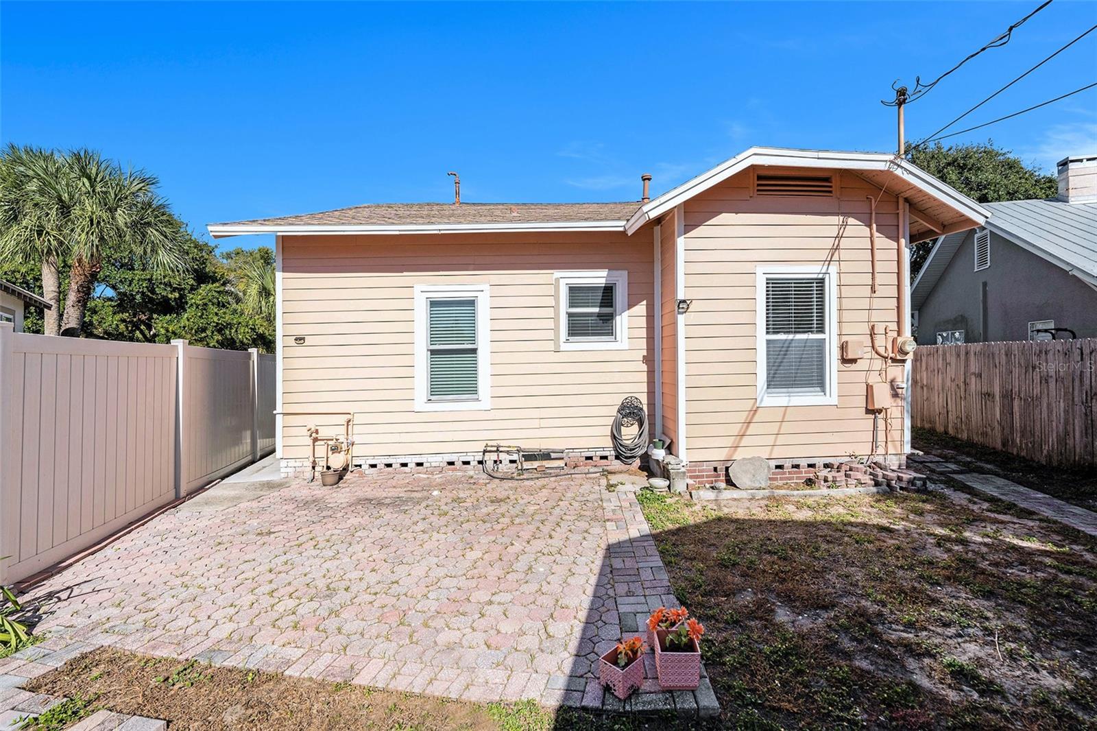 Image 24 of 30 For 2024 Oakdale Way